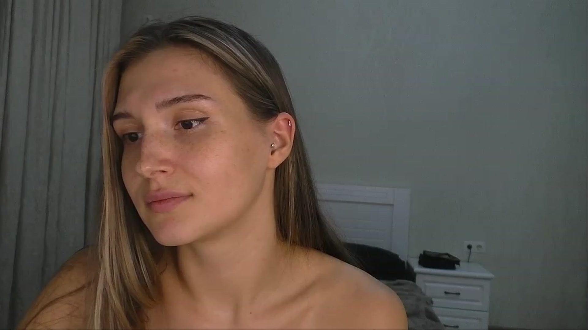 Gallery image thumbnail from LeraNuttella's myfreecams stream on, 12/09/2023, 17:23 image 14 of 20