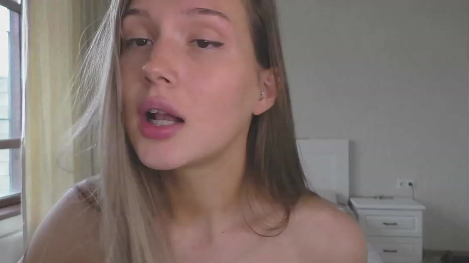 Gallery image thumbnail from LeraNuttella's myfreecams stream on, 02/25/2024, 10:22 image 10 of 20