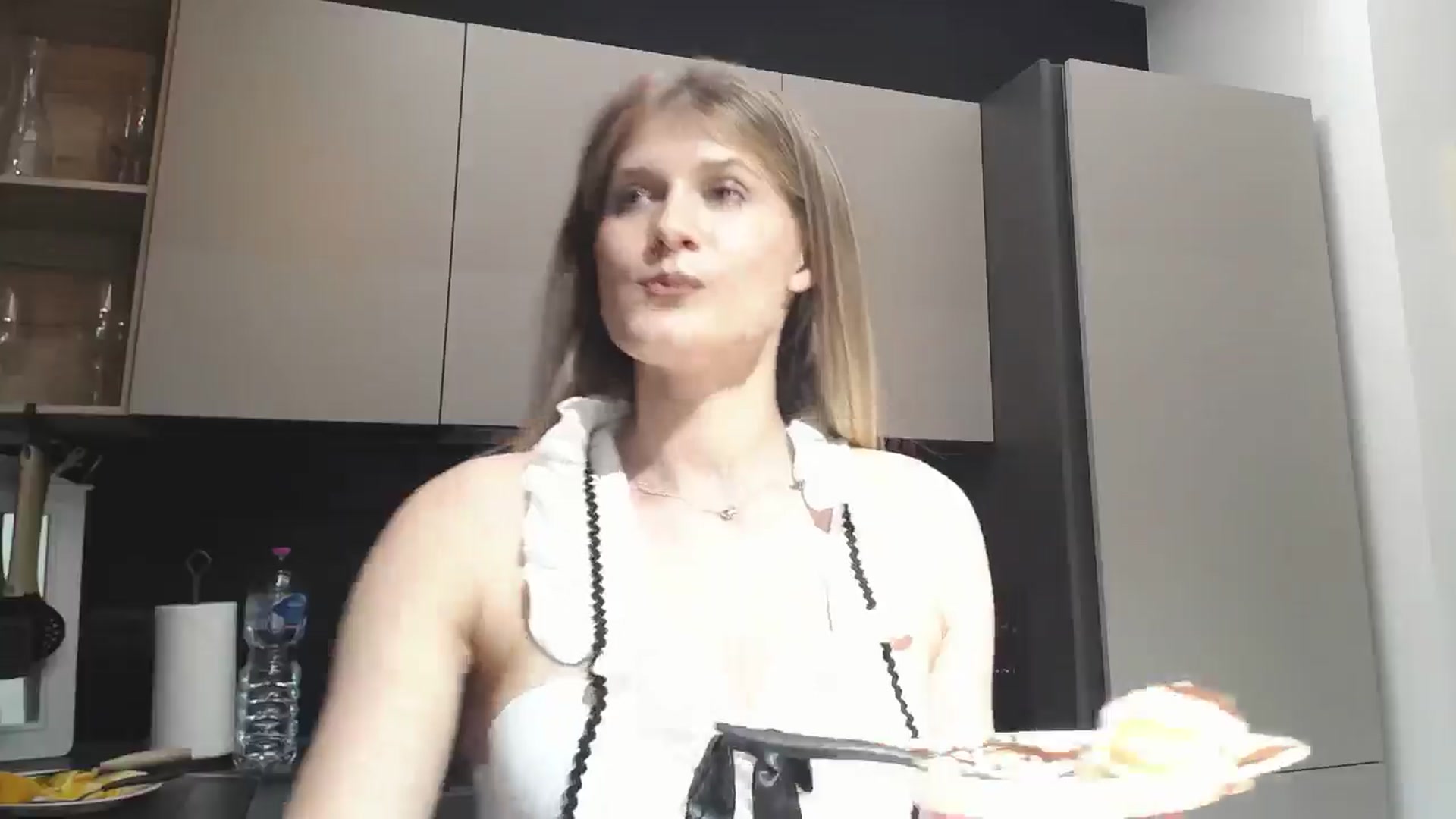 Gallery image thumbnail from LeslieInRome's myfreecams stream on, 09/07/2024, 20:45 image 11 of 20