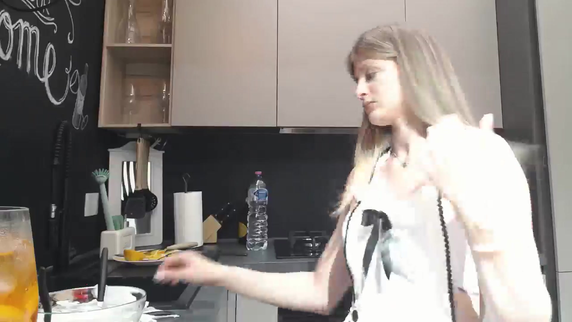 Gallery image thumbnail from LeslieInRome's myfreecams stream on, 09/07/2024, 20:45 image 6 of 20
