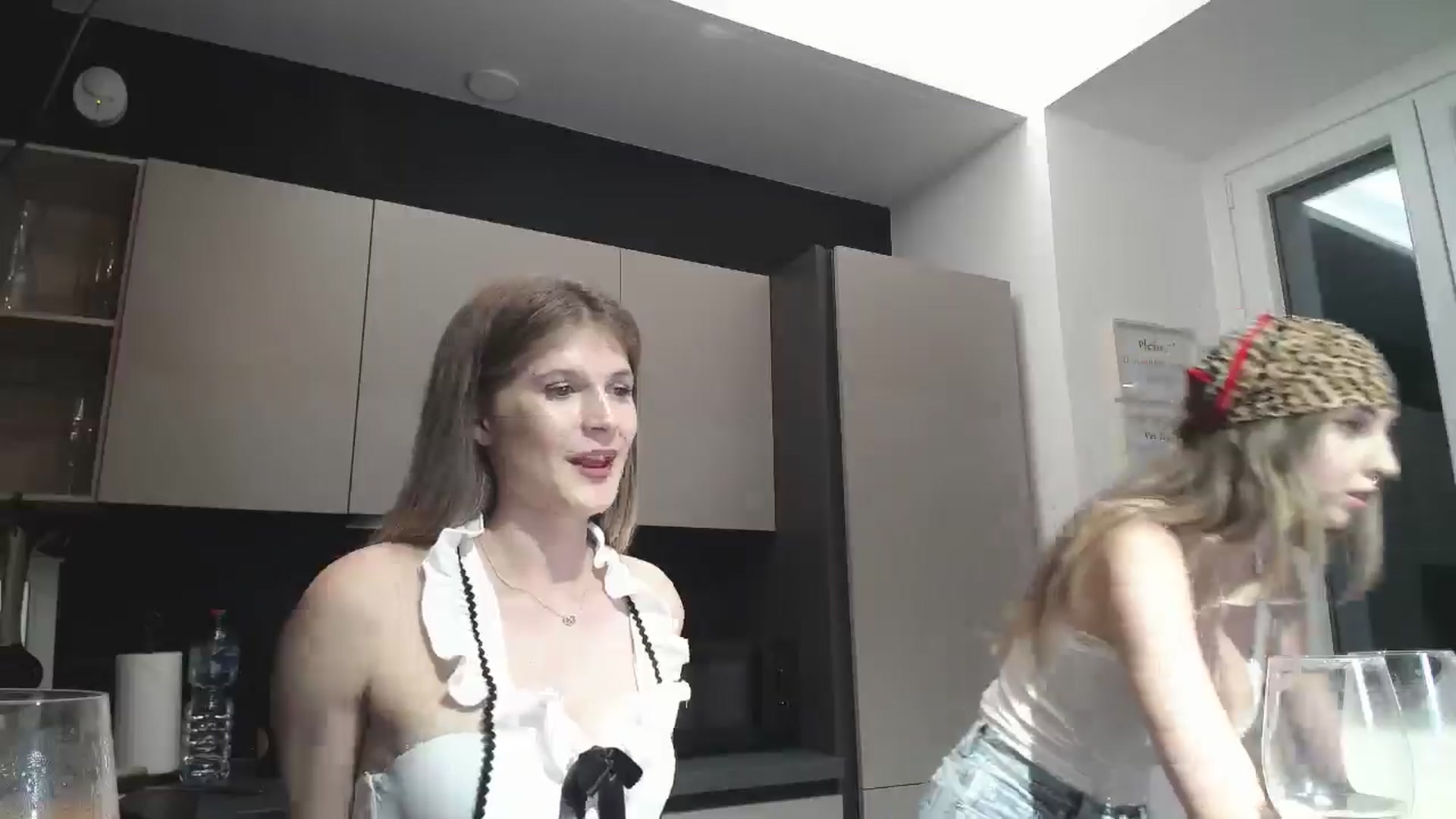 Gallery image thumbnail from LeslieInRome's myfreecams stream on, 09/07/2024, 20:45 image 15 of 20