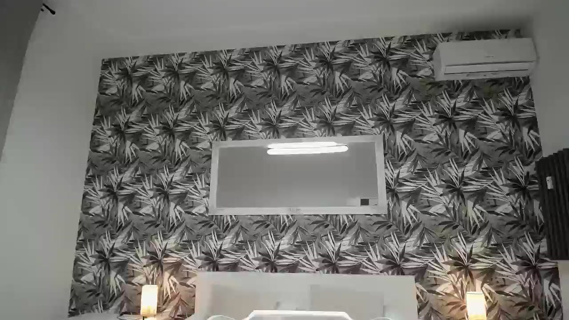 Gallery image thumbnail from LeslieInRome's myfreecams stream on, 09/07/2024, 21:18 image 6 of 20