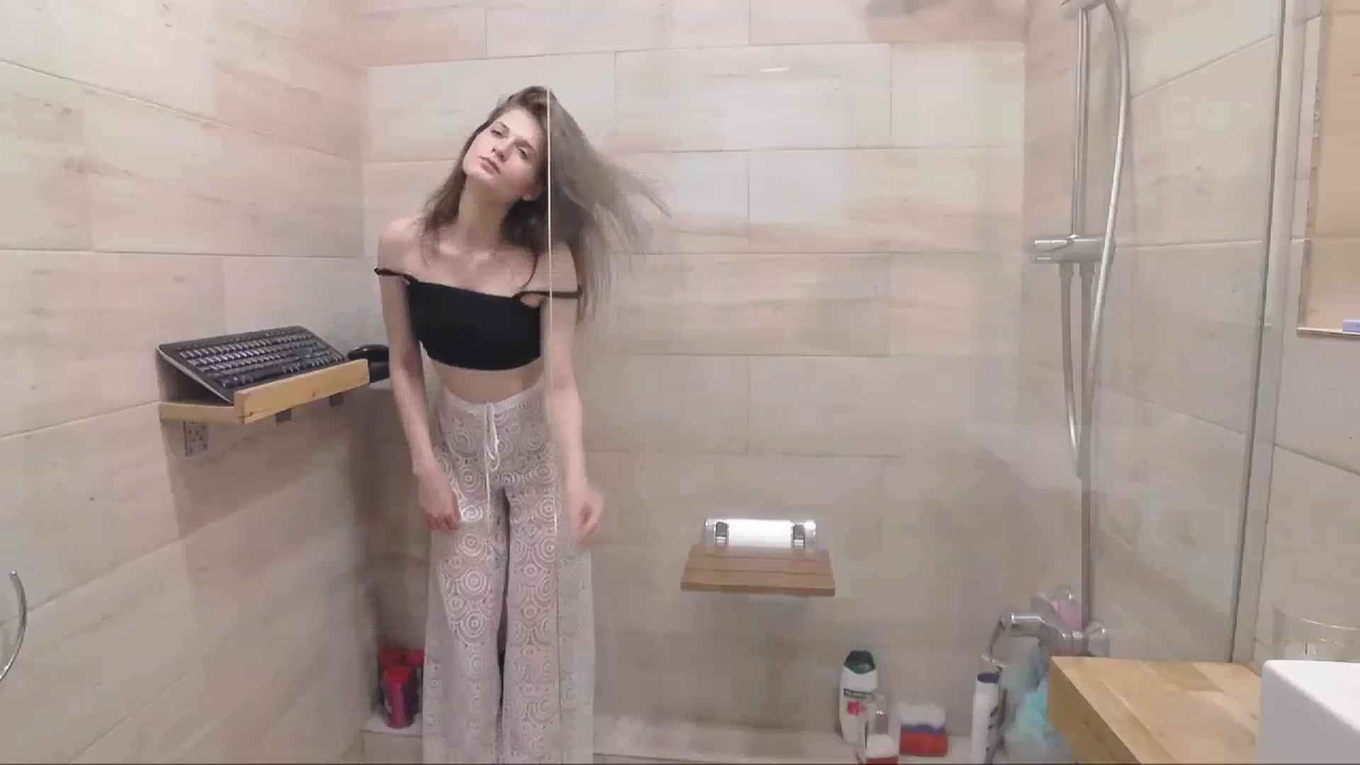 Gallery image thumbnail from LeslieKat's myfreecams stream on, 08/05/2023, 17:31 image 10 of 20