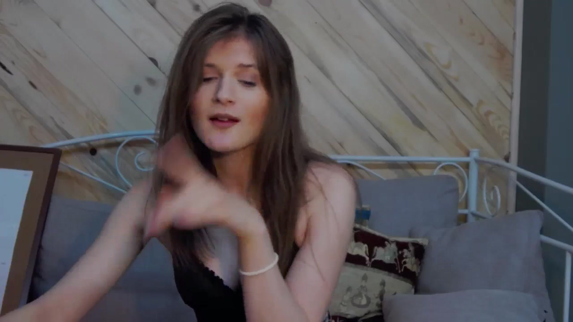 Gallery image thumbnail from LeslieKat's myfreecams stream on, 09/12/2023, 18:59 image 8 of 20
