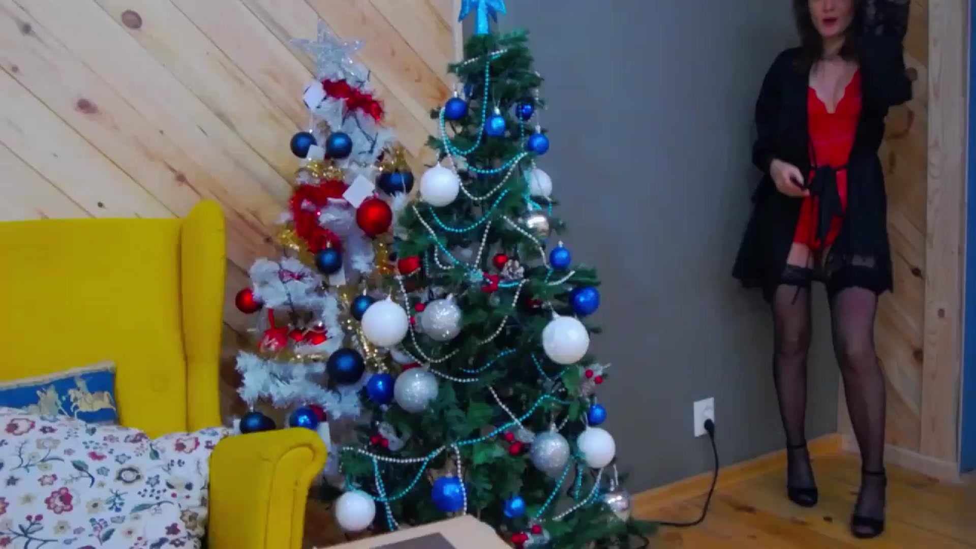 Gallery image thumbnail from LeslieKat's myfreecams stream on, 12/24/2023, 20:45 image 13 of 20