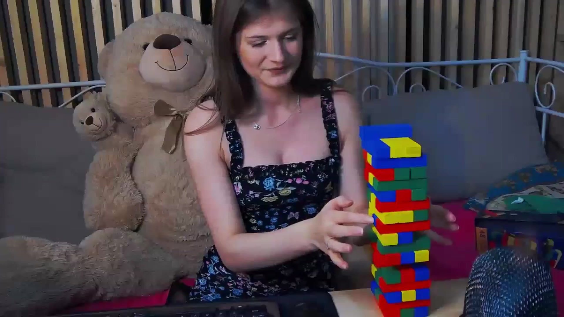 Gallery image thumbnail from LeslieKat's myfreecams stream on, 01/22/2024, 20:26 image 10 of 20