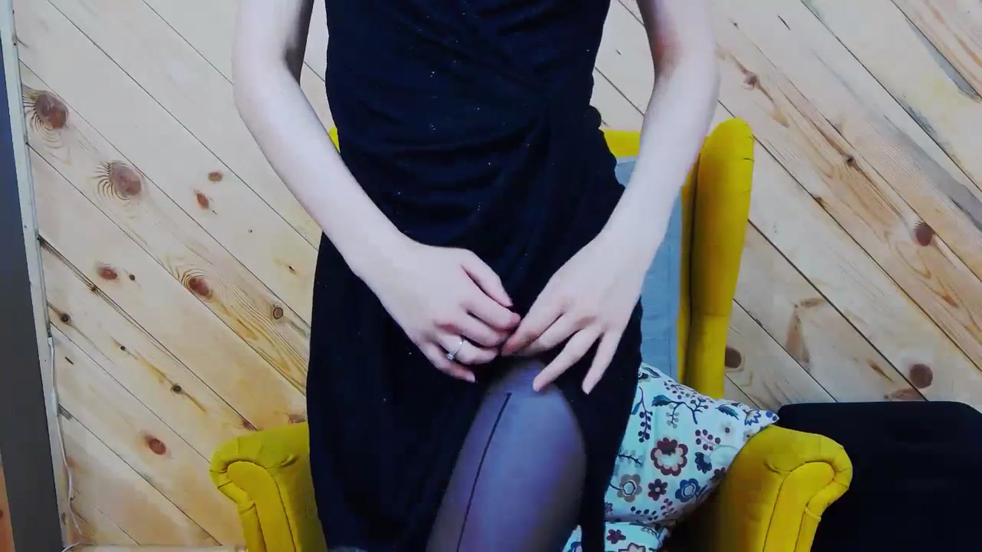 Gallery image thumbnail from LeslieKat's myfreecams stream on, 01/27/2024, 19:49 image 16 of 20