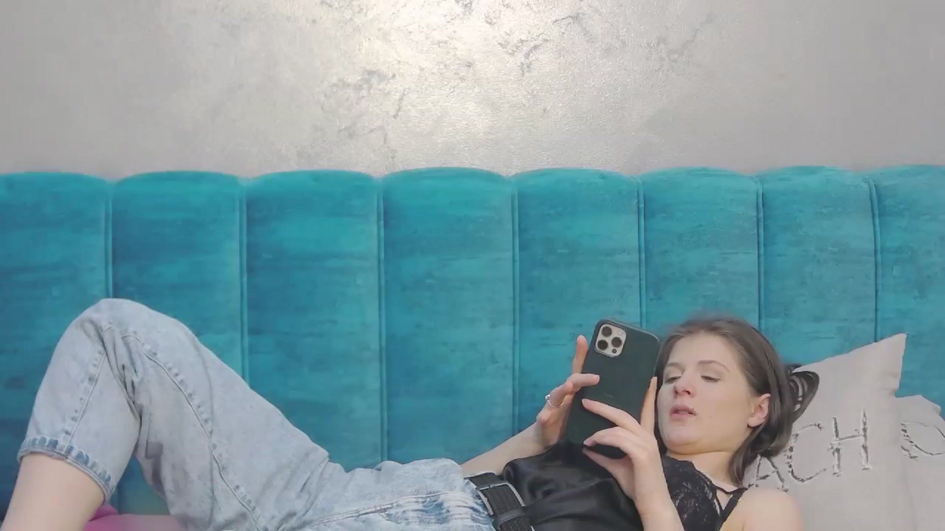 Gallery image thumbnail from LeslieKat's myfreecams stream on, 01/29/2024, 24:51 image 14 of 20
