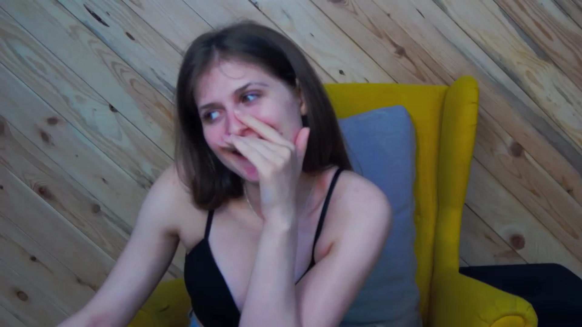 Gallery image thumbnail from LeslieKat's myfreecams stream on, 03/05/2024, 21:17 image 20 of 20