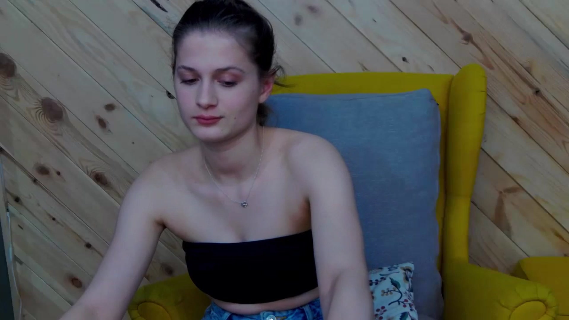 Gallery image thumbnail from LeslieKat's myfreecams stream on, 03/13/2024, 21:47 image 20 of 20
