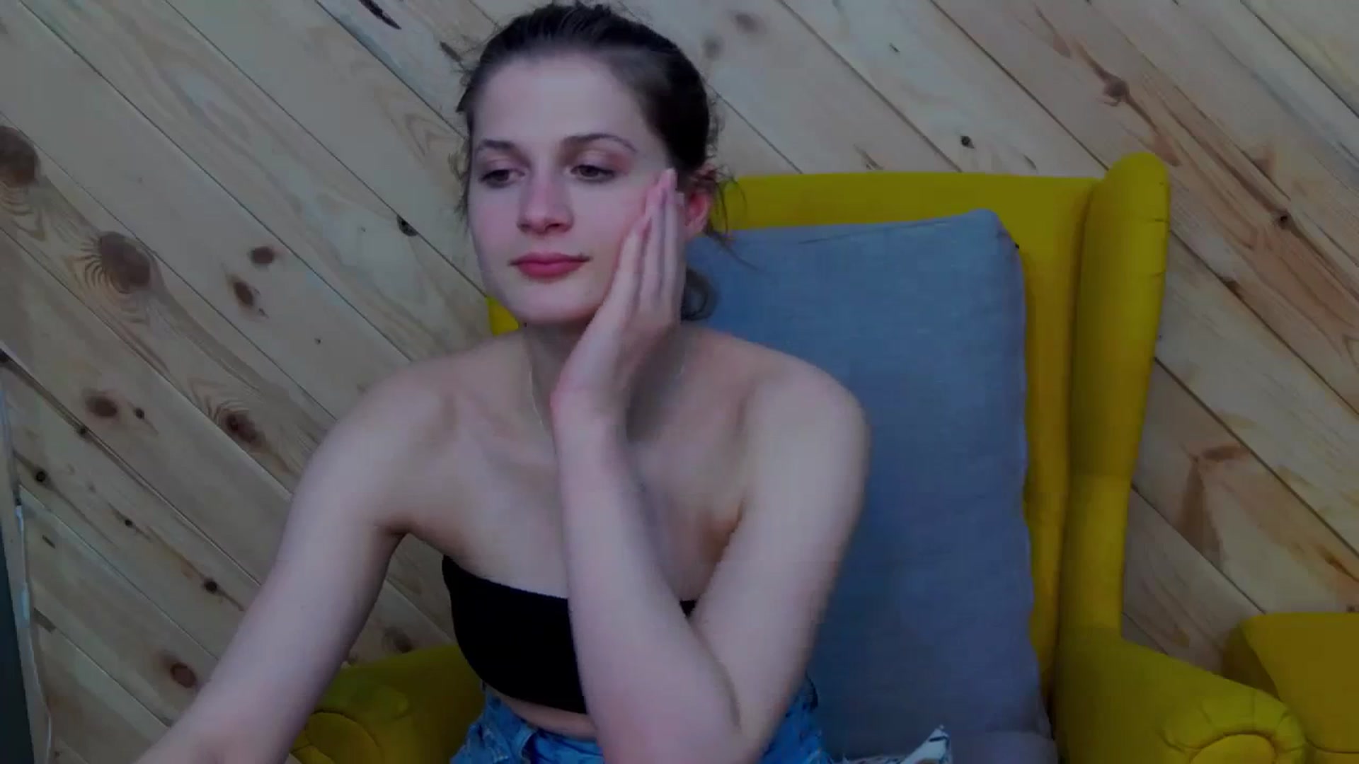 Gallery image thumbnail from LeslieKat's myfreecams stream on, 03/14/2024, 01:14 image 14 of 20