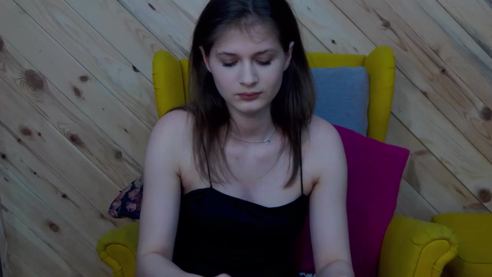 Gallery image thumbnail from LeslieKat's myfreecams stream on, 03/15/2024, 19:36 image 20 of 20