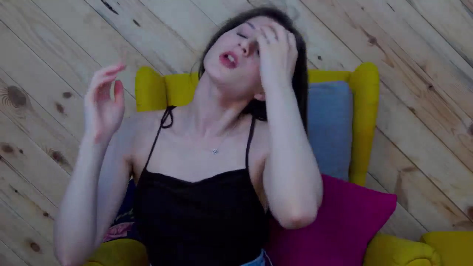 Gallery image thumbnail from LeslieKat's myfreecams stream on, 03/16/2024, 16:26 image 8 of 20
