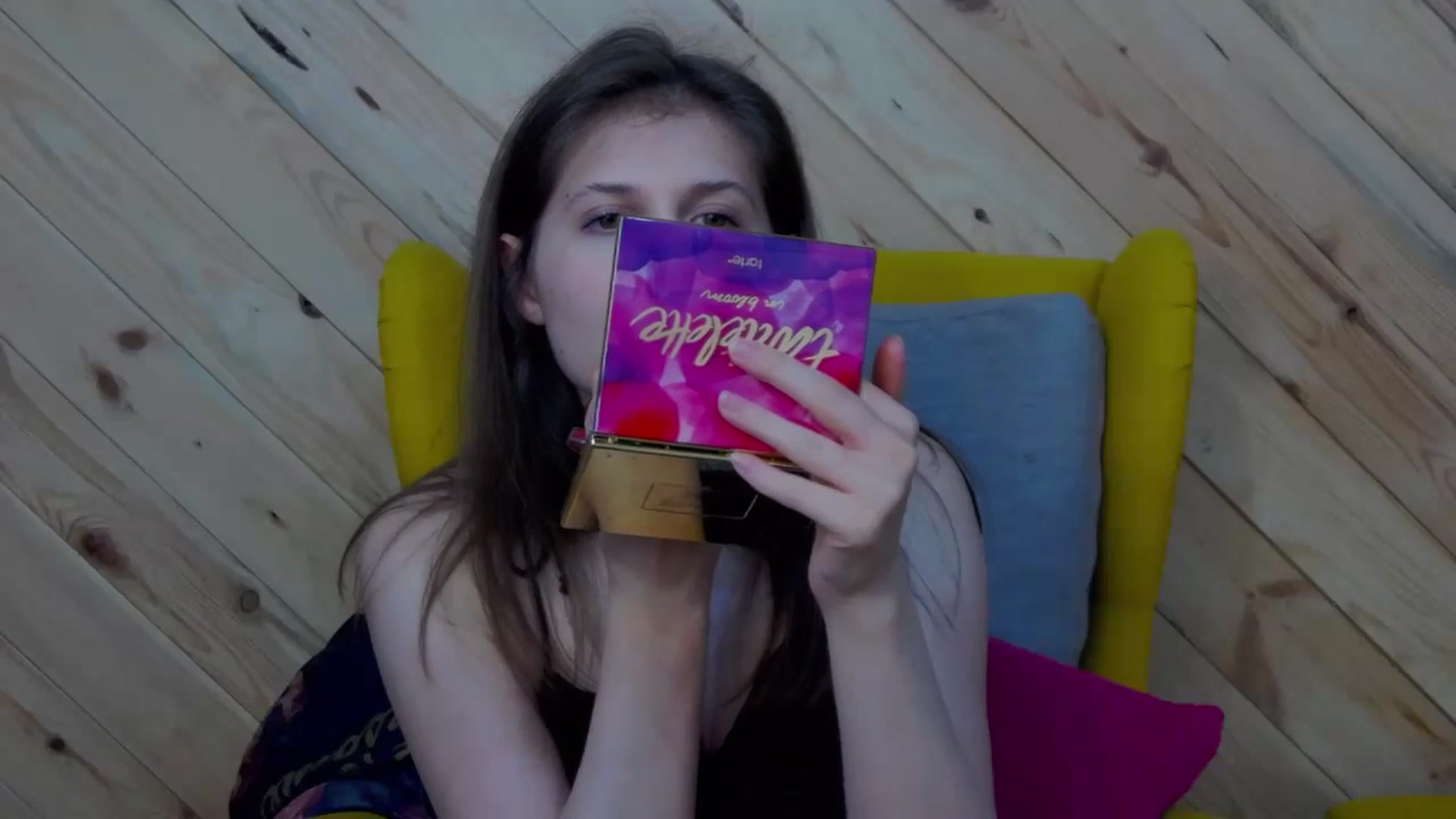 Gallery image thumbnail from LeslieKat's myfreecams stream on, 03/16/2024, 21:29 image 16 of 20