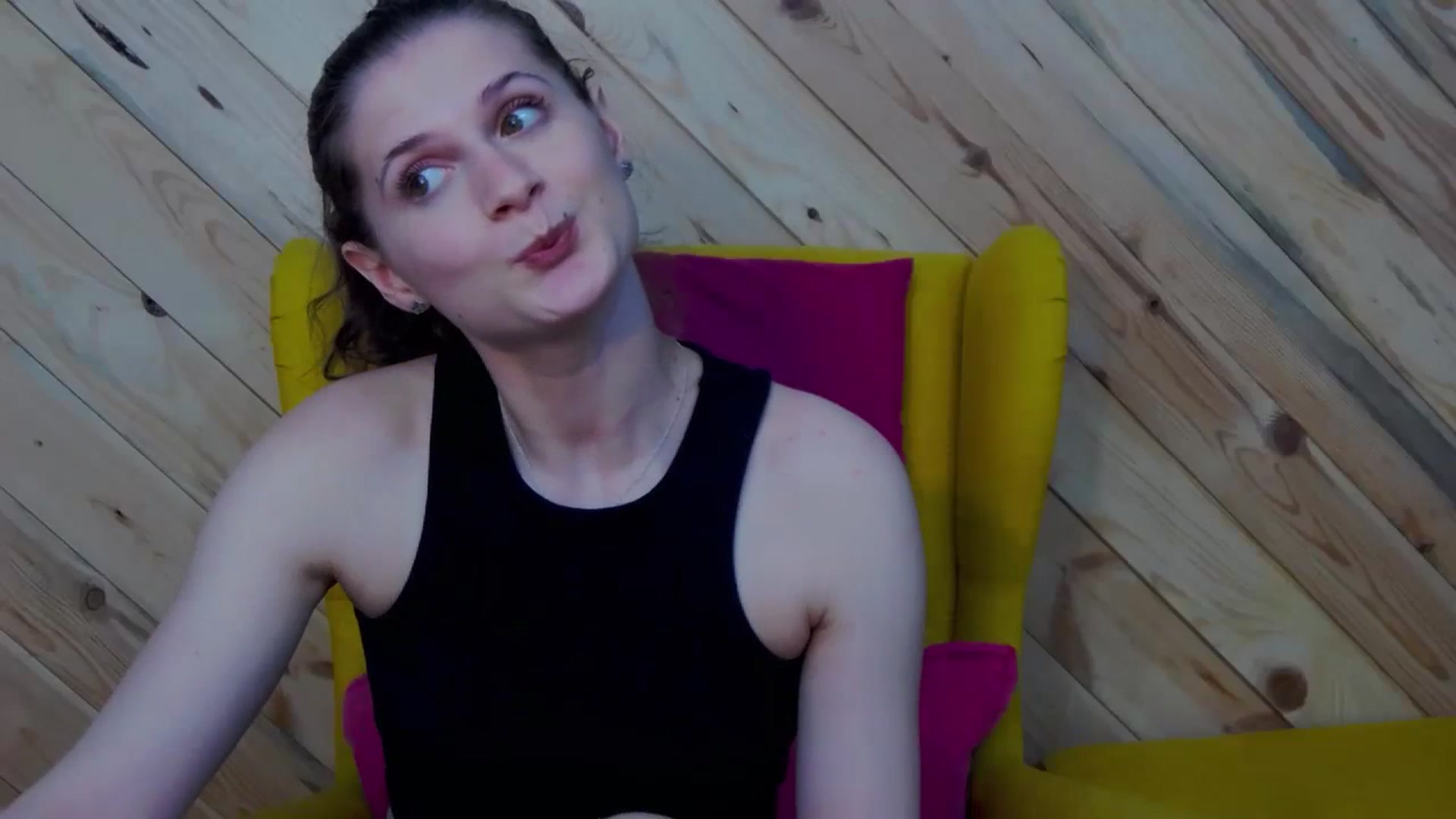 Gallery image thumbnail from LeslieKat's myfreecams stream on, 03/22/2024, 19:09 image 6 of 20