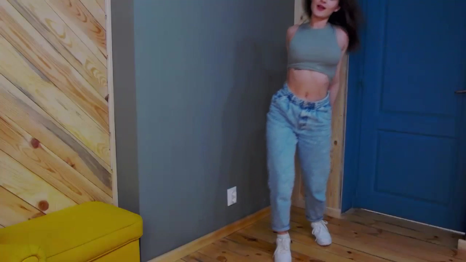 Gallery image thumbnail from LeslieKat's myfreecams stream on, 03/24/2024, 21:06 image 10 of 20