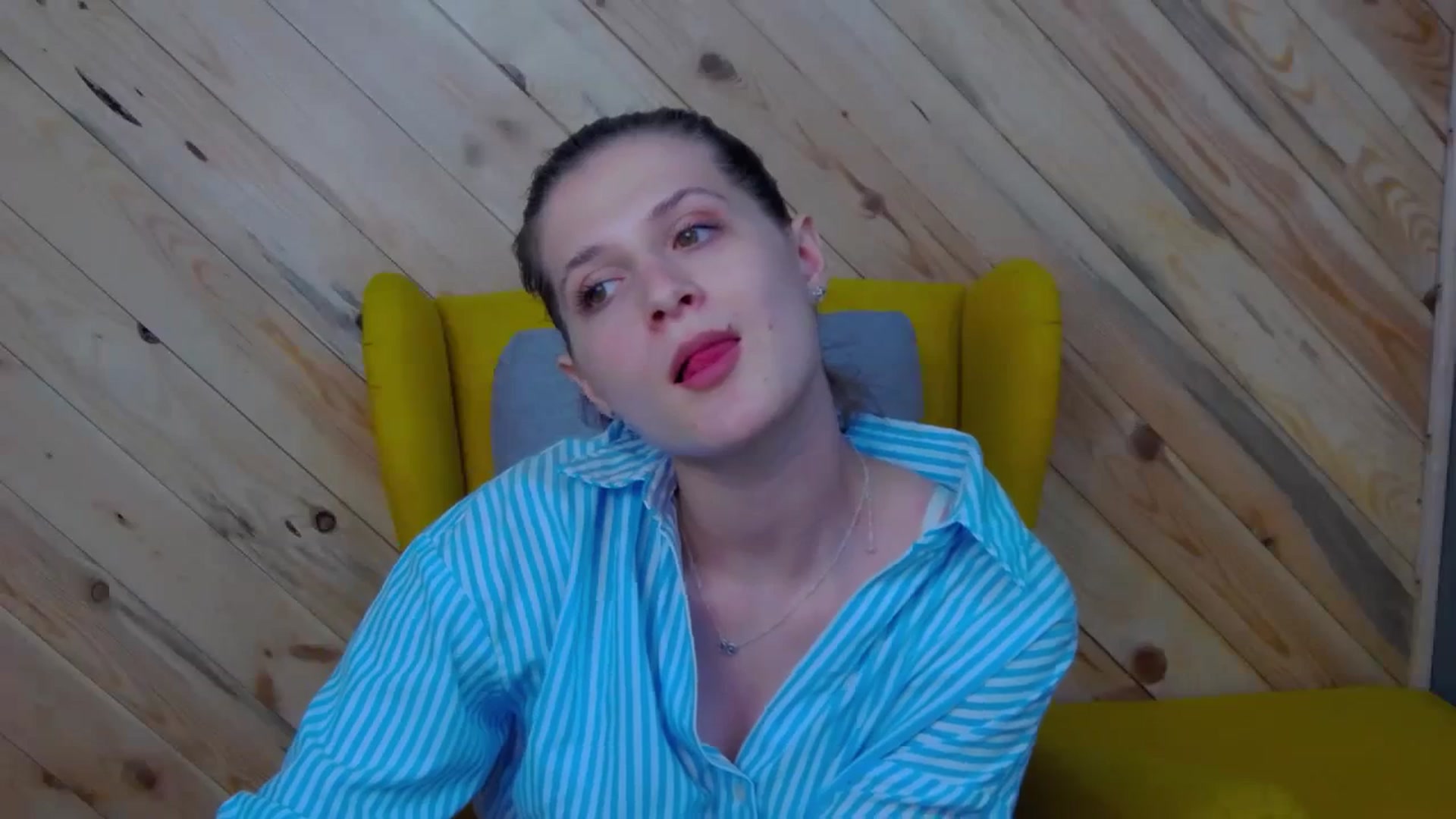 Gallery image thumbnail from LeslieKat's myfreecams stream on, 03/28/2024, 18:59 image 8 of 20