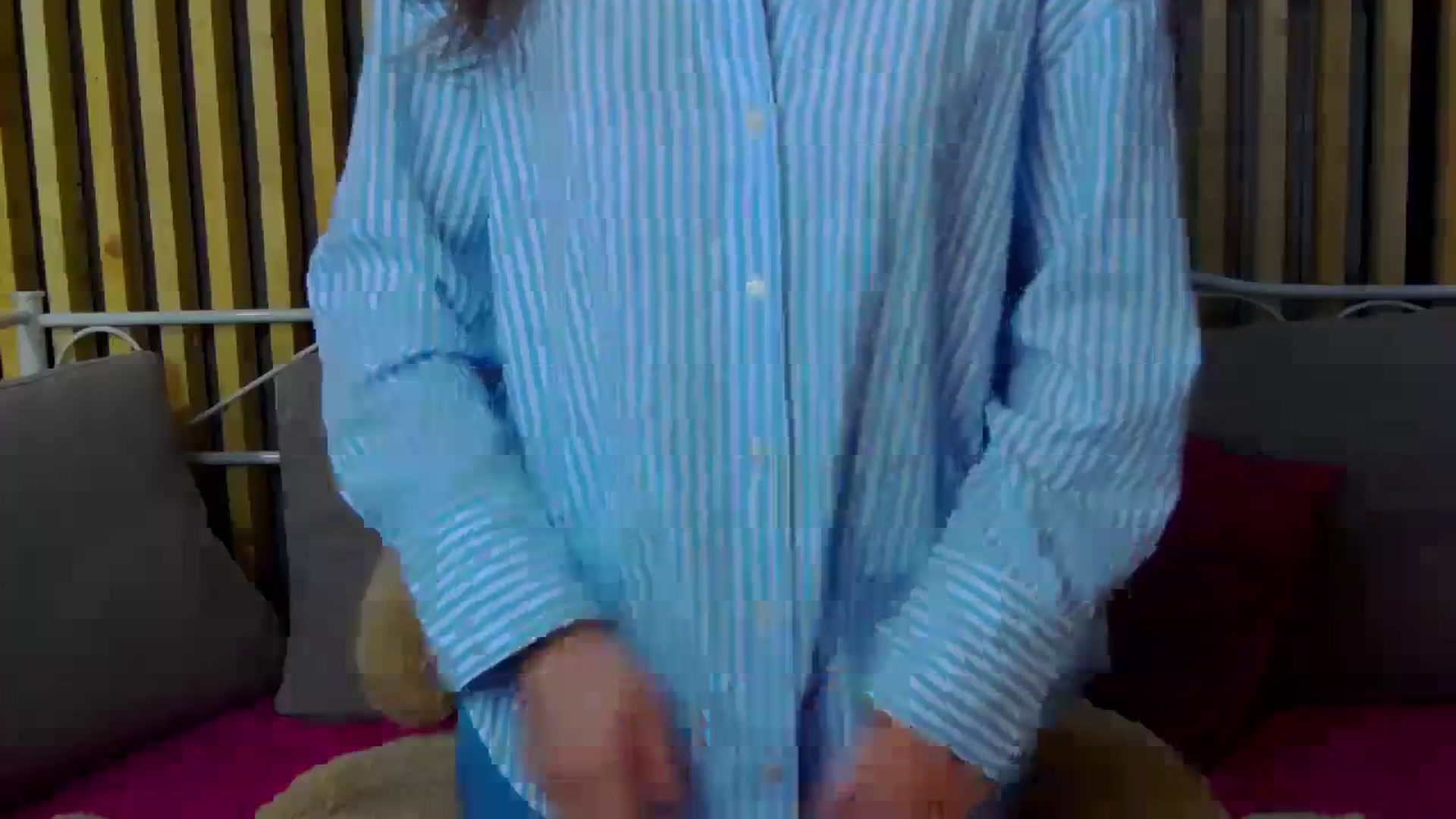 Gallery image thumbnail from LeslieKat's myfreecams stream on, 04/01/2024, 24:57 image 14 of 20