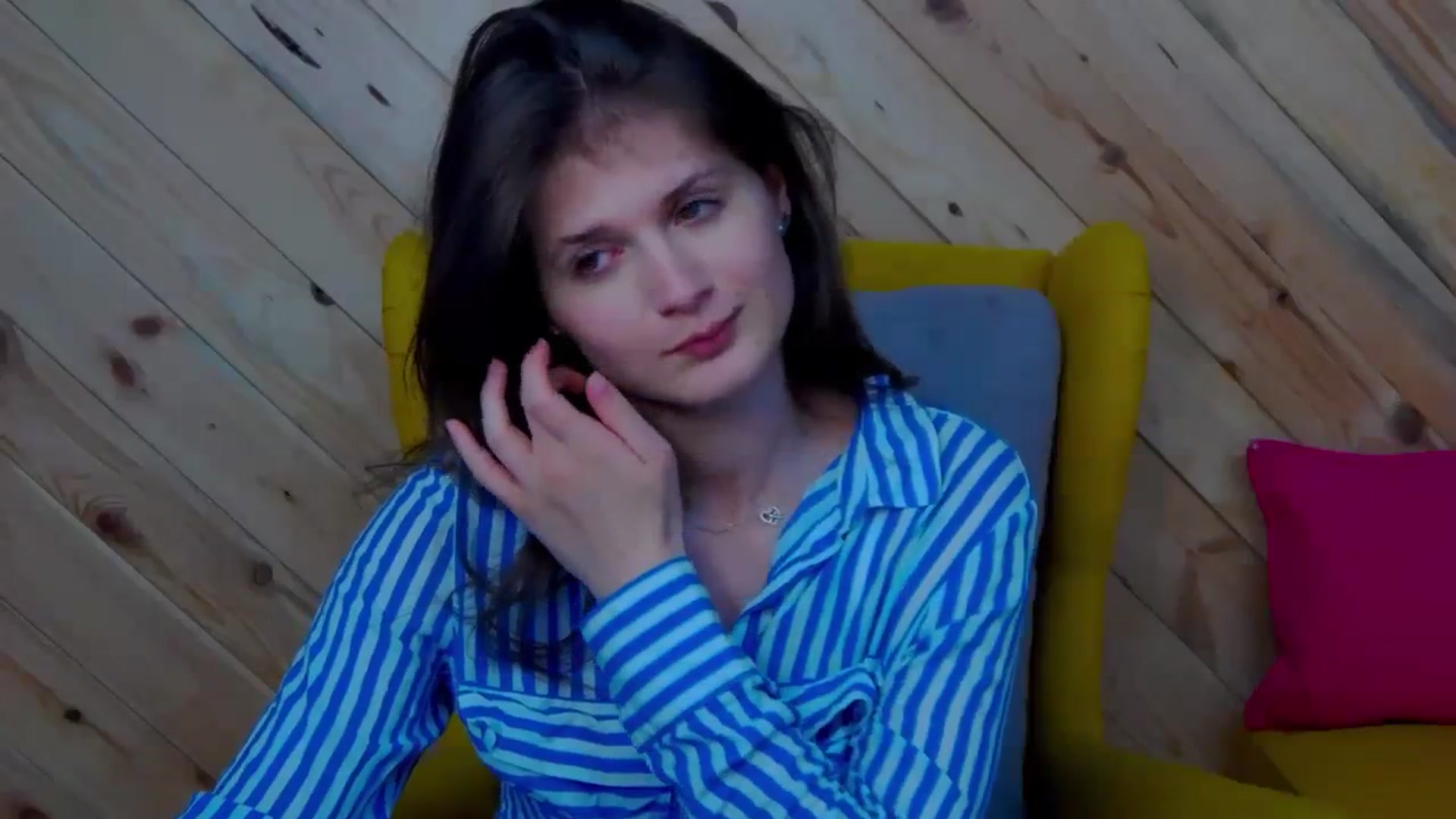 Gallery image thumbnail from LeslieKat's myfreecams stream on, 04/02/2024, 18:18 image 12 of 20