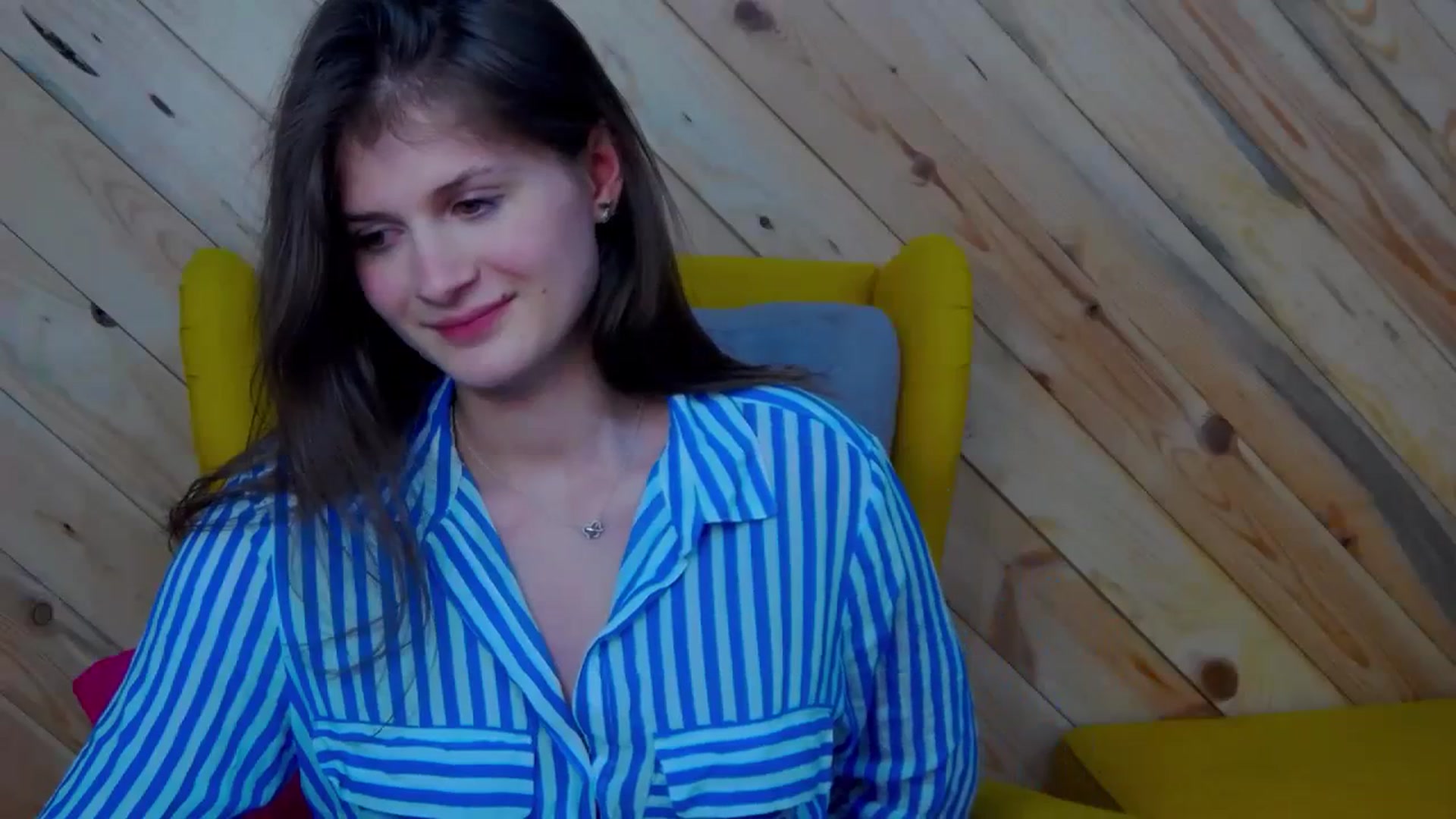 Gallery image thumbnail from LeslieKat's myfreecams stream on, 04/03/2024, 24:04 image 8 of 20