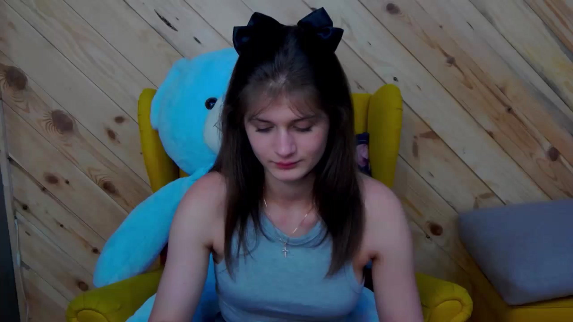 Gallery image thumbnail from LeslieKat's myfreecams stream on, 04/08/2024, 23:38 image 12 of 20