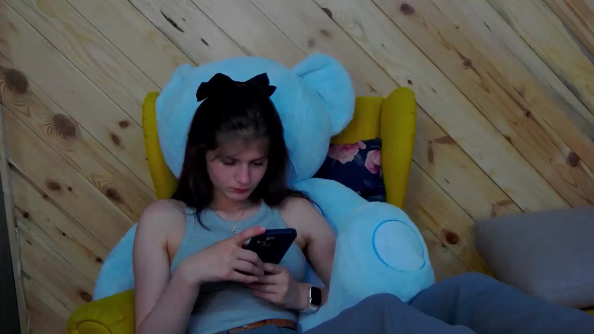 Gallery image thumbnail from LeslieKat's myfreecams stream on, 04/08/2024, 23:38 image 7 of 20