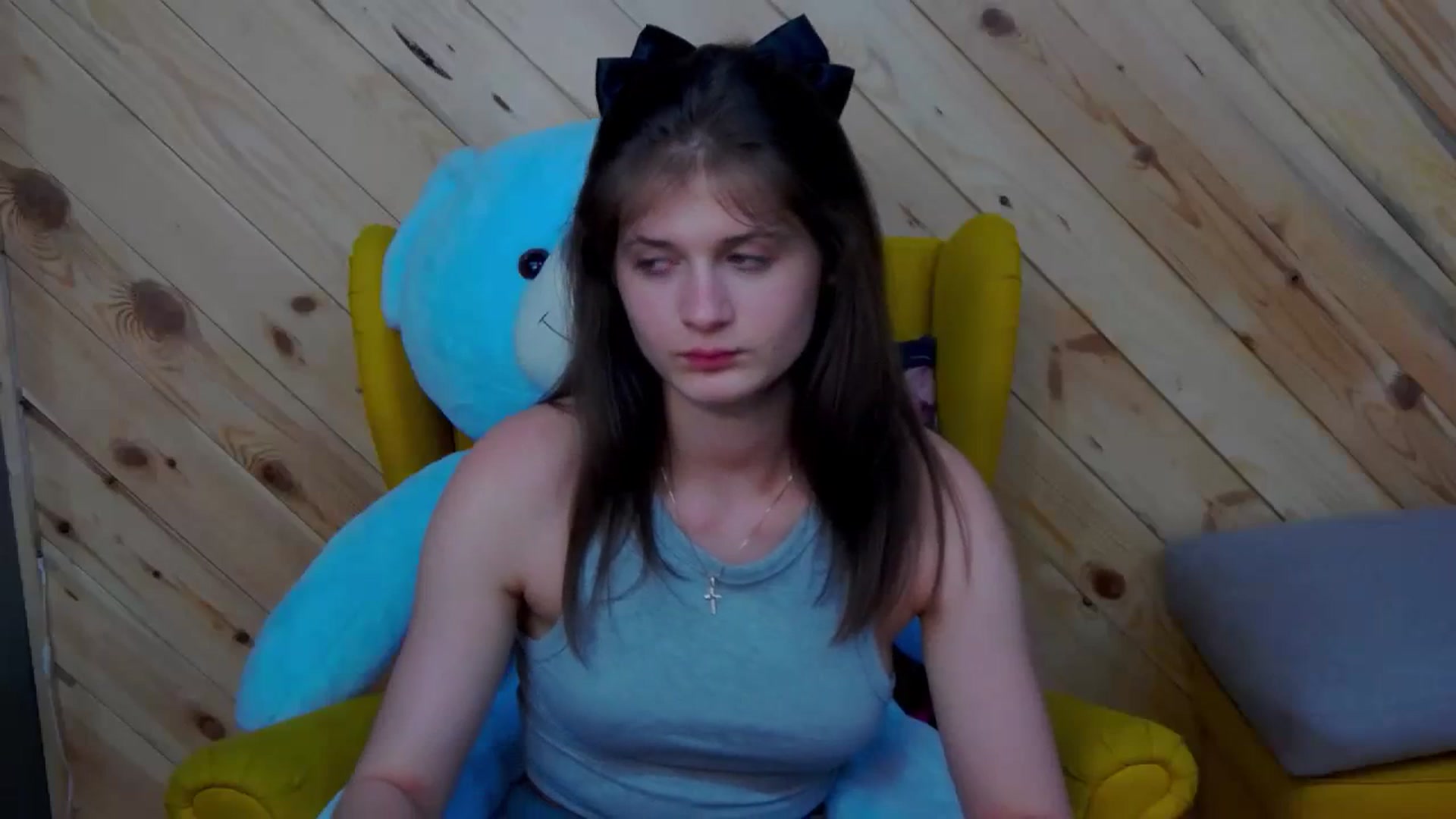 Gallery image thumbnail from LeslieKat's myfreecams stream on, 04/08/2024, 23:38 image 10 of 20