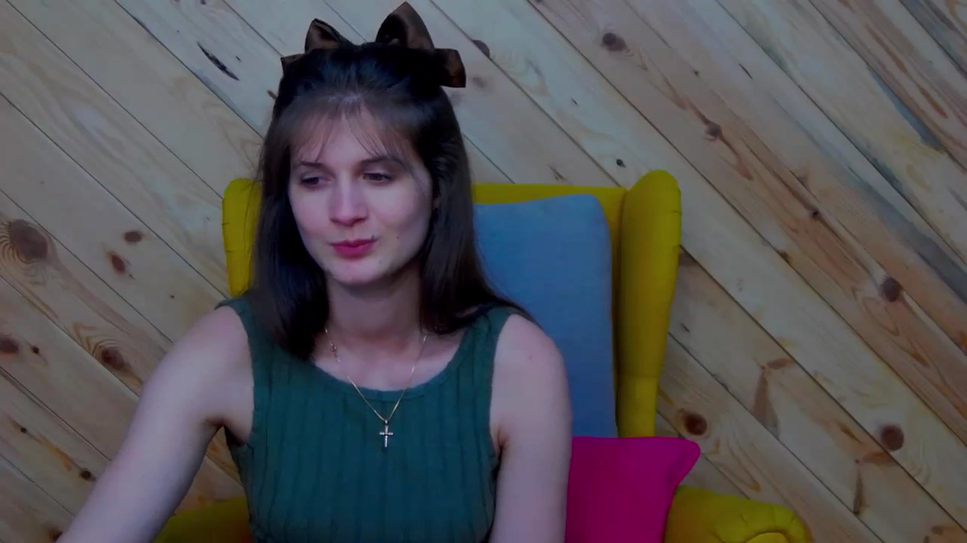 Gallery image thumbnail from LeslieKat's myfreecams stream on, 04/10/2024, 17:34 image 15 of 20