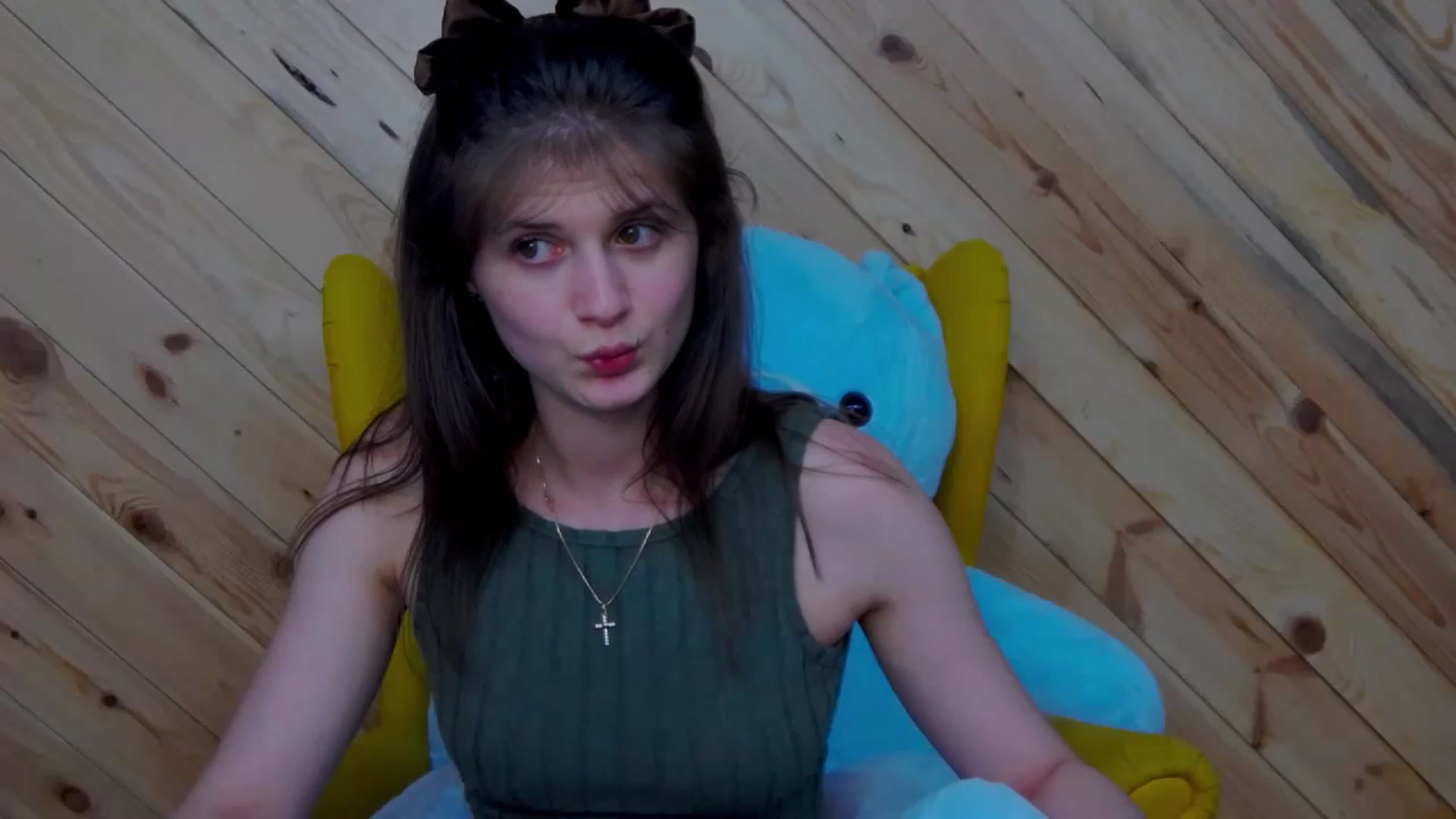 Gallery image thumbnail from LeslieKat's myfreecams stream on, 04/10/2024, 21:39 image 1 of 20