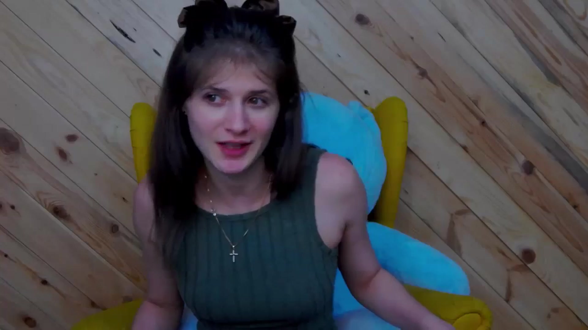 Gallery image thumbnail from LeslieKat's myfreecams stream on, 04/10/2024, 21:39 image 13 of 20