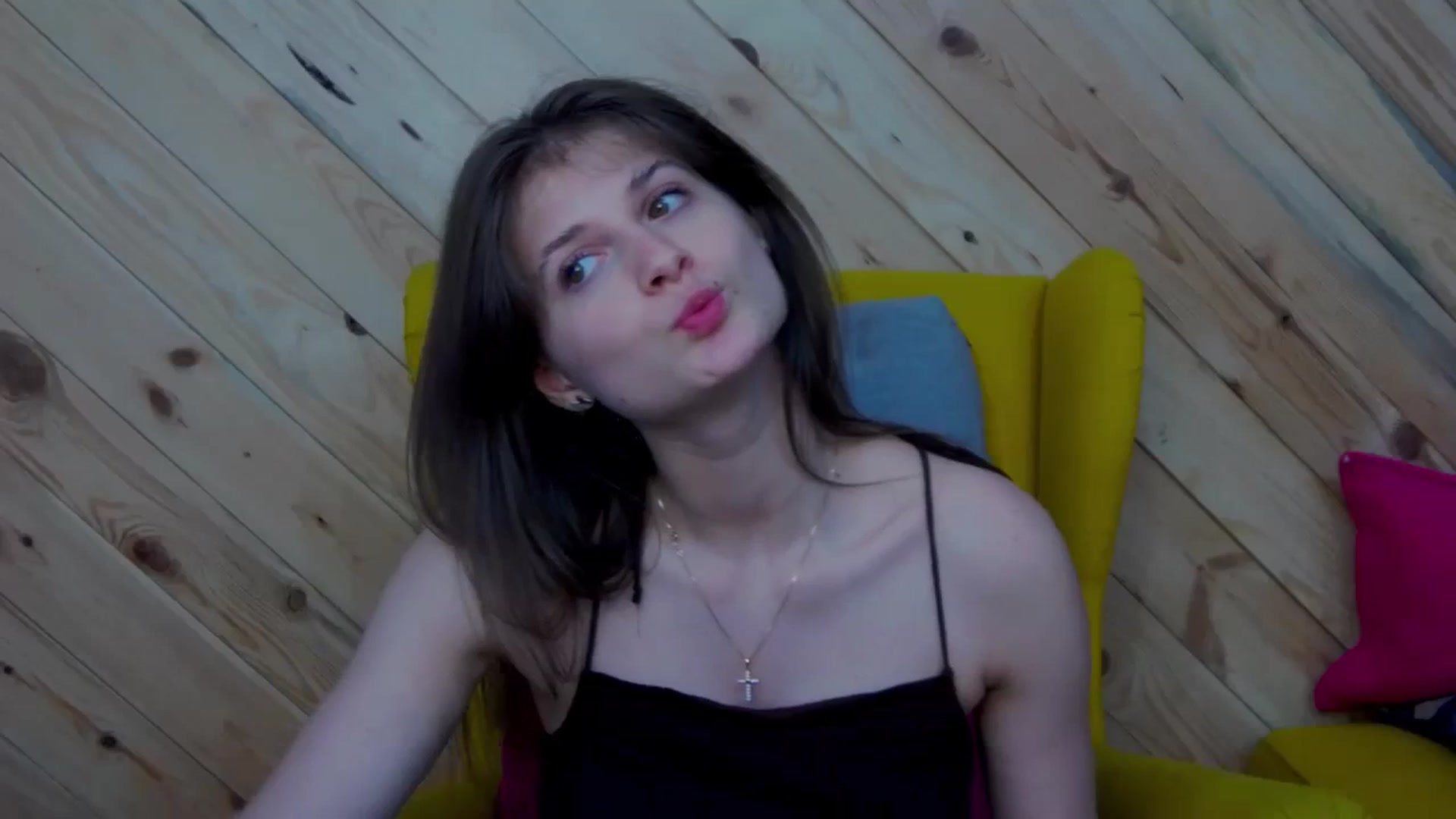 Gallery image thumbnail from LeslieKat's myfreecams stream on, 04/12/2024, 18:13 image 7 of 20
