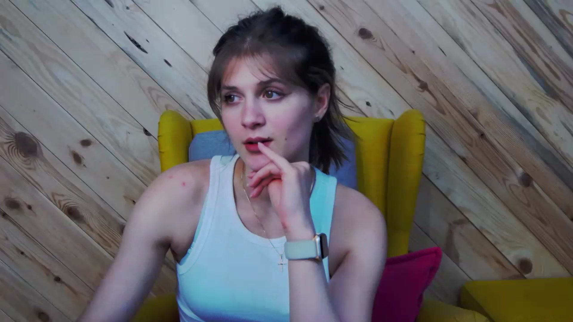 Gallery image thumbnail from LeslieKat's myfreecams stream on, 04/20/2024, 22:38 image 2 of 20