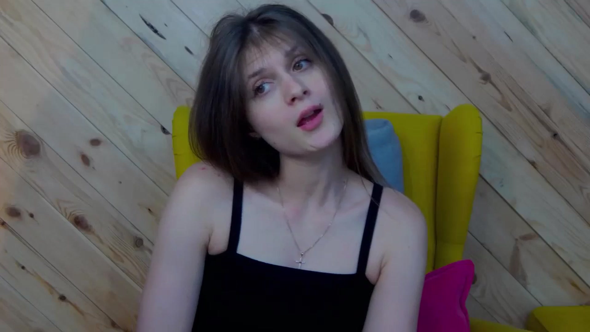 Gallery image thumbnail from LeslieKat's myfreecams stream on, 04/21/2024, 18:38 image 17 of 20