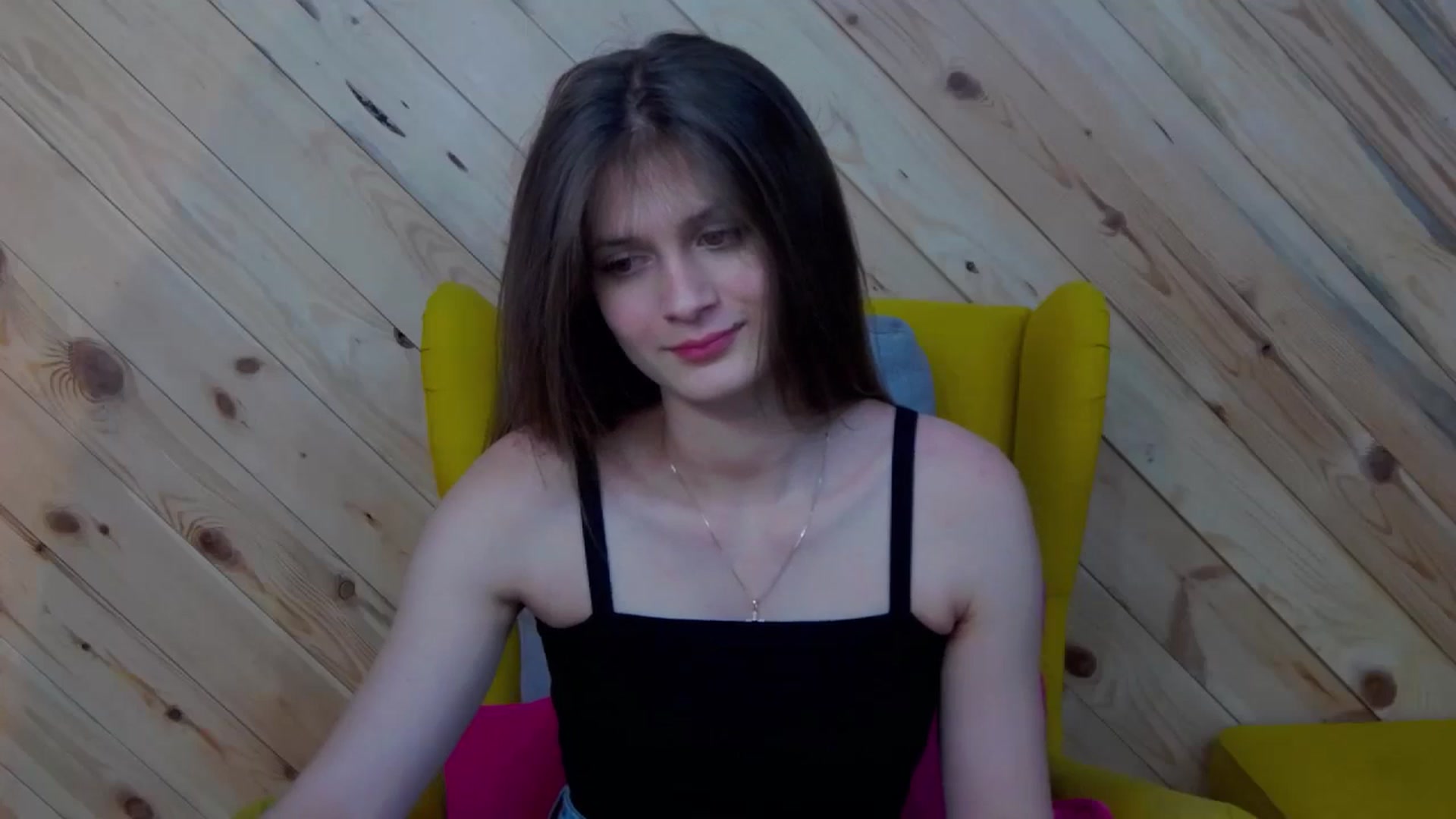 Gallery image thumbnail from LeslieKat's myfreecams stream on, 04/21/2024, 18:38 image 3 of 20