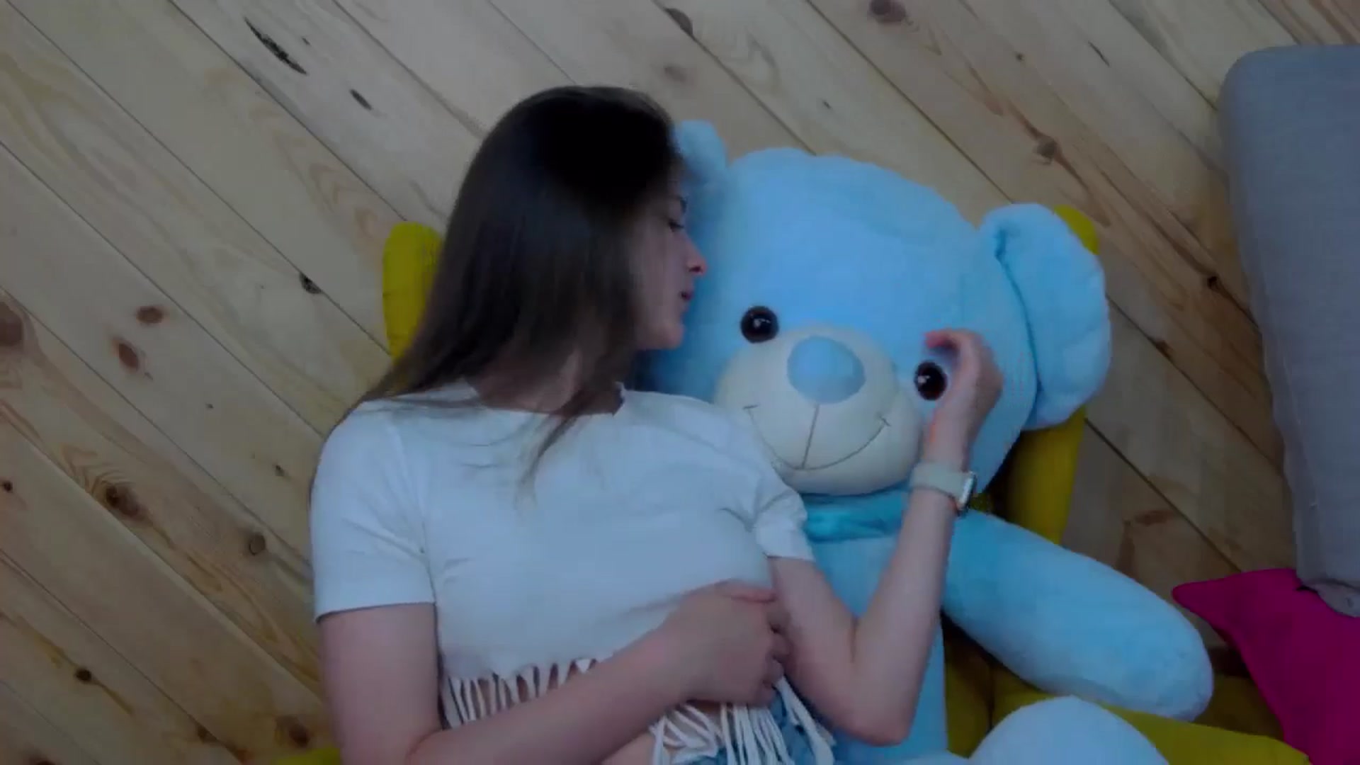 Gallery image thumbnail from LeslieKat's myfreecams stream on, 04/24/2024, 21:08 image 14 of 20