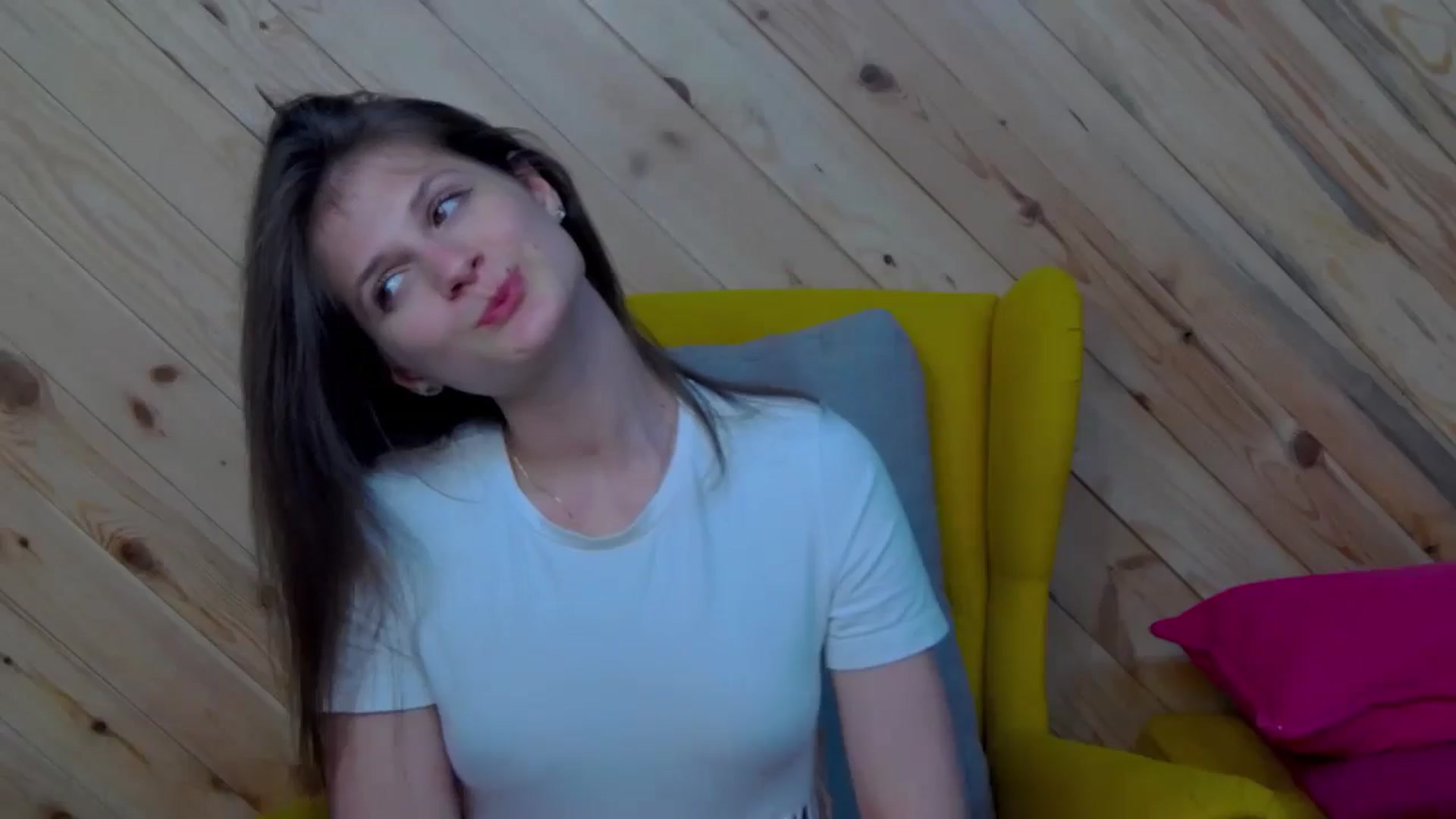 Gallery image thumbnail from LeslieKat's myfreecams stream on, 04/24/2024, 21:08 image 10 of 20