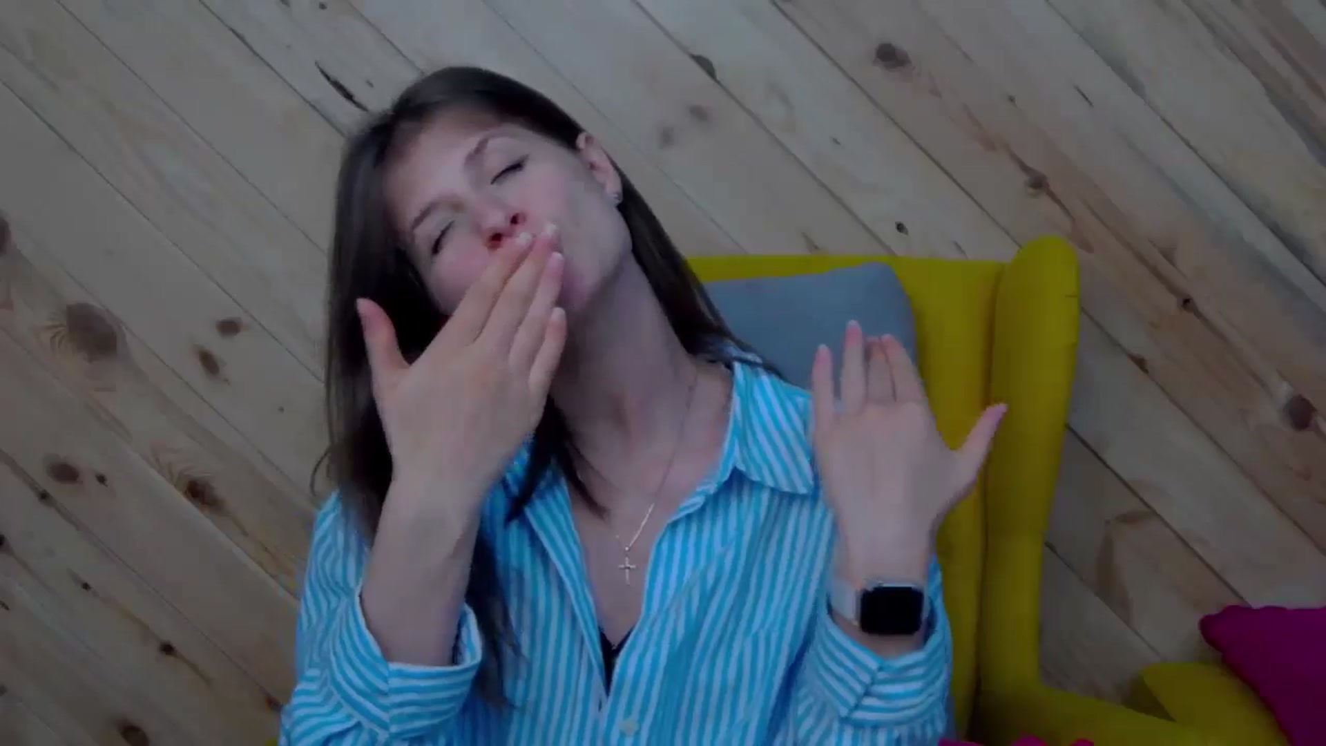 Gallery image thumbnail from LeslieKat's myfreecams stream on, 04/25/2024, 18:31 image 9 of 20