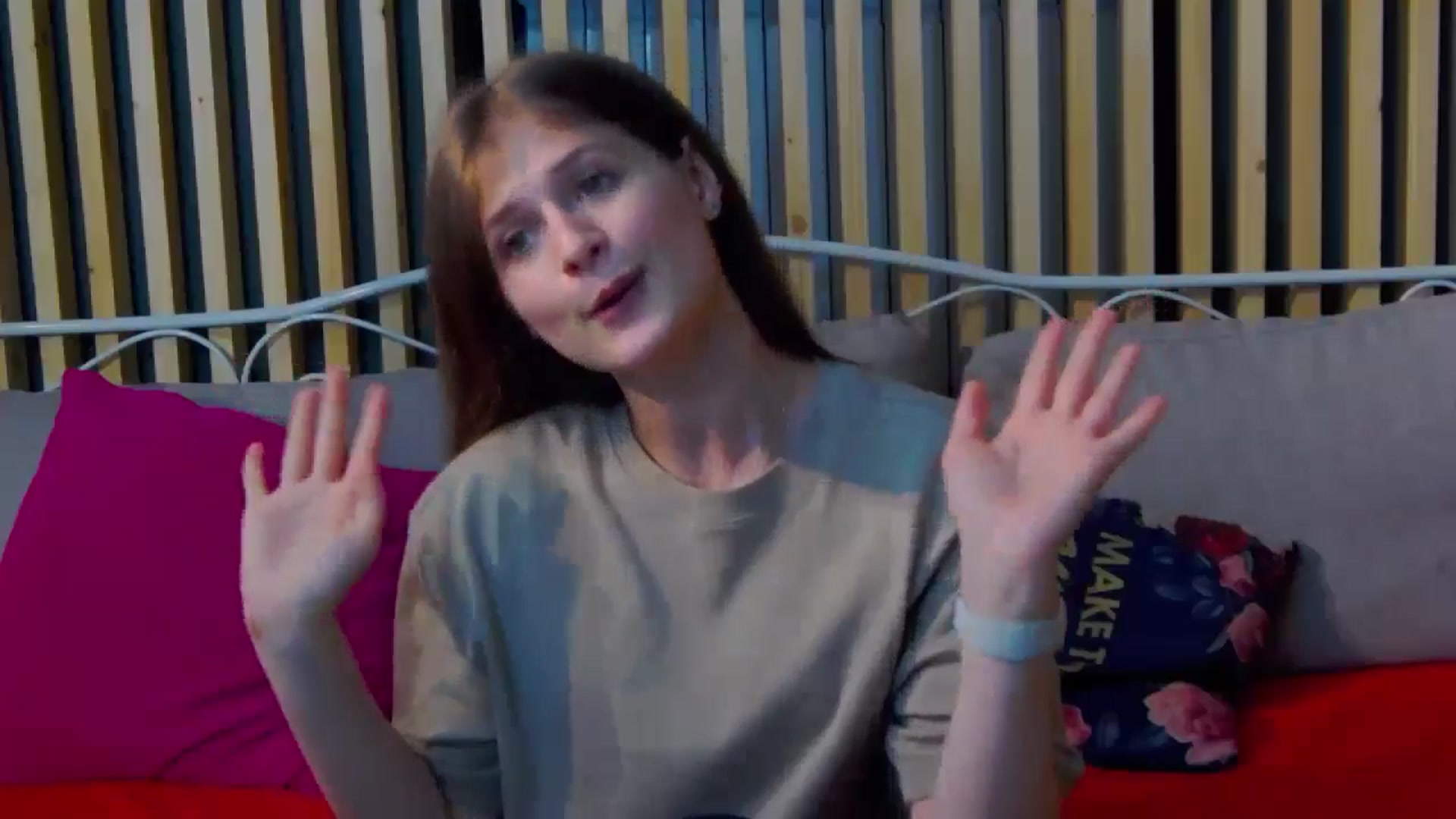 Gallery image thumbnail from LeslieKat's myfreecams stream on, 04/28/2024, 18:48 image 16 of 20