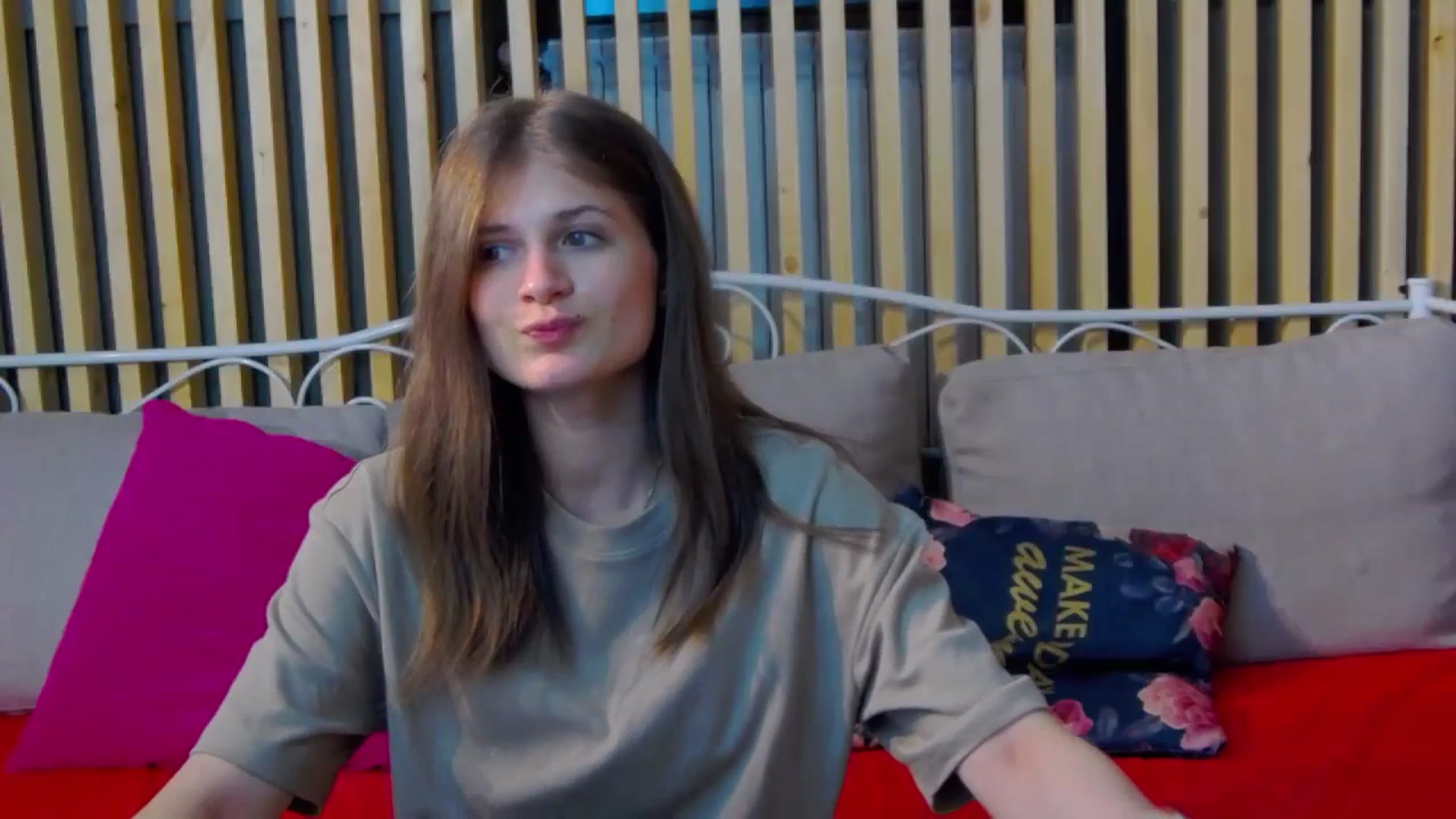Gallery image thumbnail from LeslieKat's myfreecams stream on, 04/28/2024, 20:49 image 12 of 20