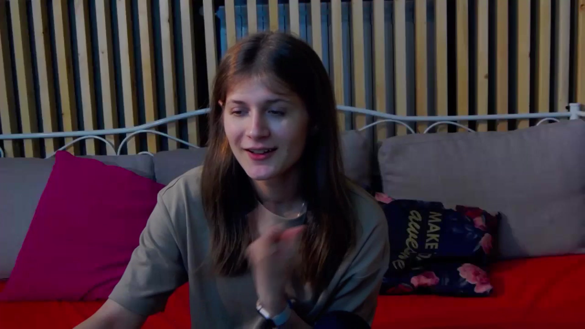 Gallery image thumbnail from LeslieKat's myfreecams stream on, 04/28/2024, 20:49 image 3 of 20