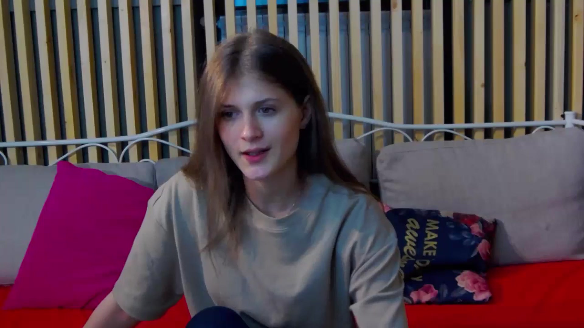 Gallery image thumbnail from LeslieKat's myfreecams stream on, 04/28/2024, 20:49 image 18 of 20