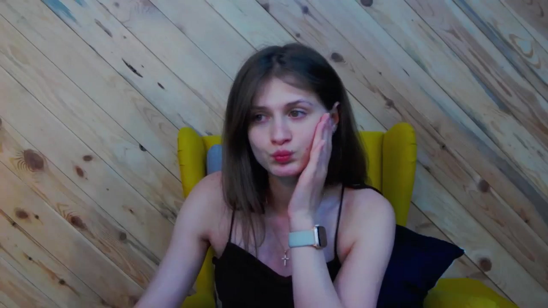 Gallery image thumbnail from LeslieKat's myfreecams stream on, 05/03/2024, 18:22 image 11 of 20