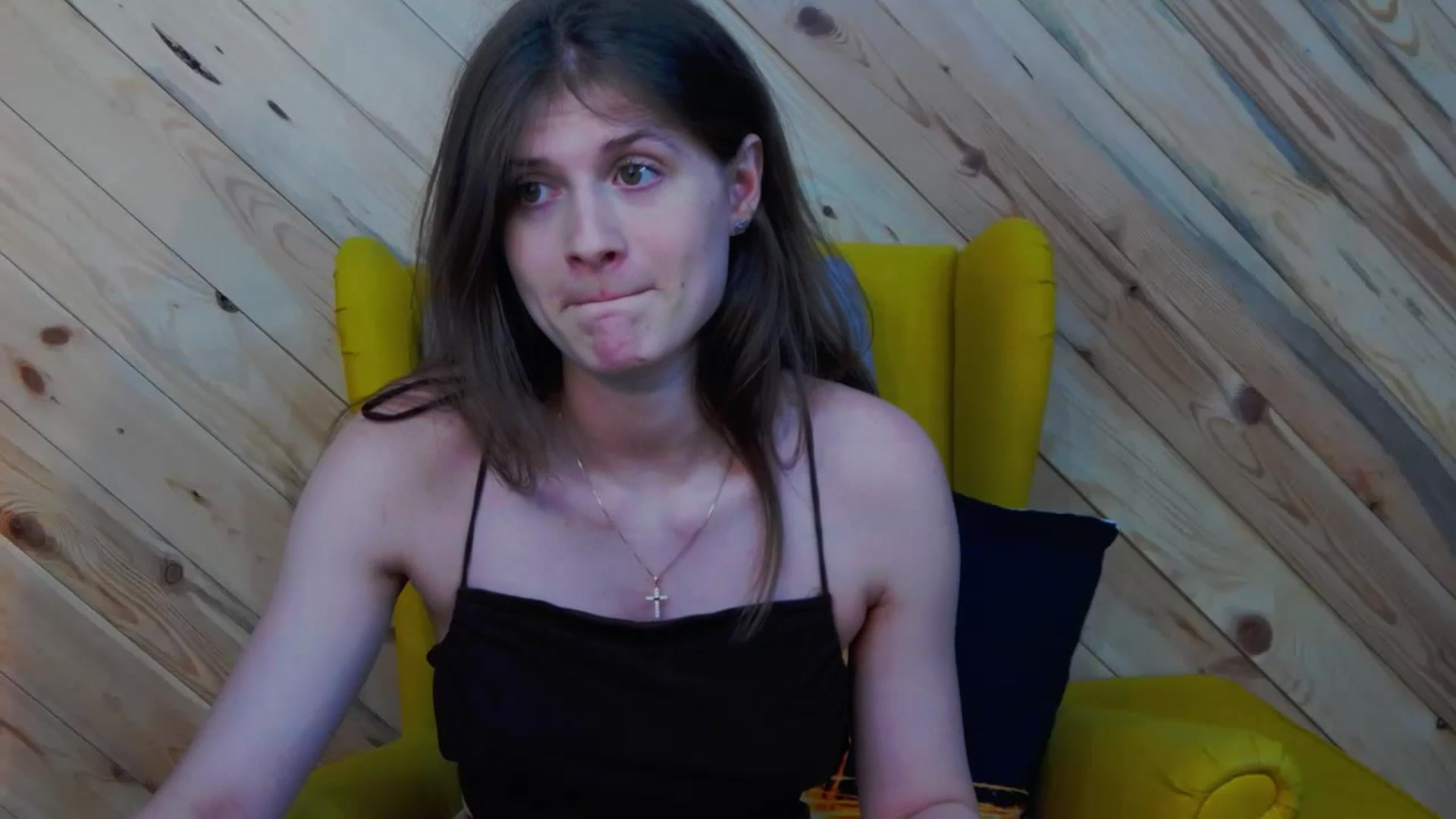 Gallery image thumbnail from LeslieKat's myfreecams stream on, 05/03/2024, 18:22 image 4 of 20