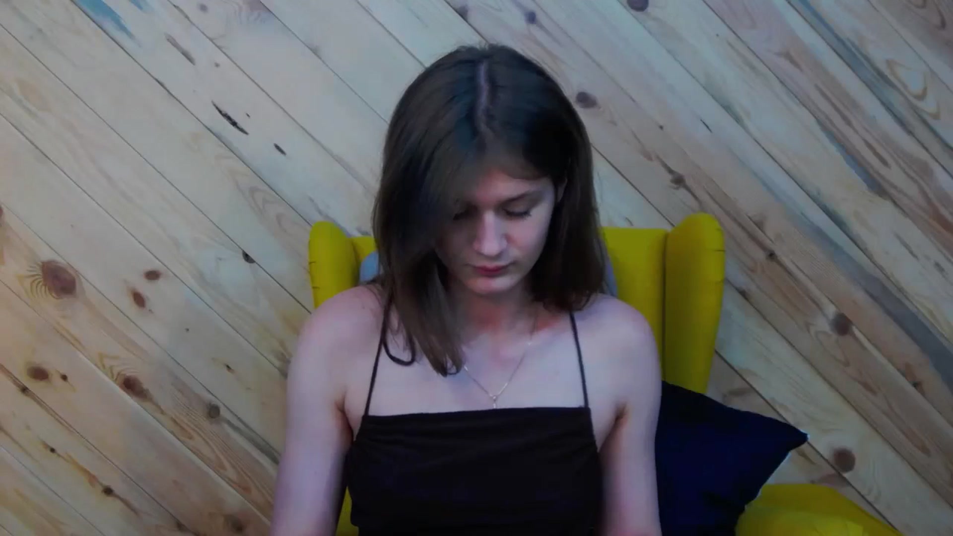 Gallery image thumbnail from LeslieKat's myfreecams stream on, 05/03/2024, 18:22 image 12 of 20