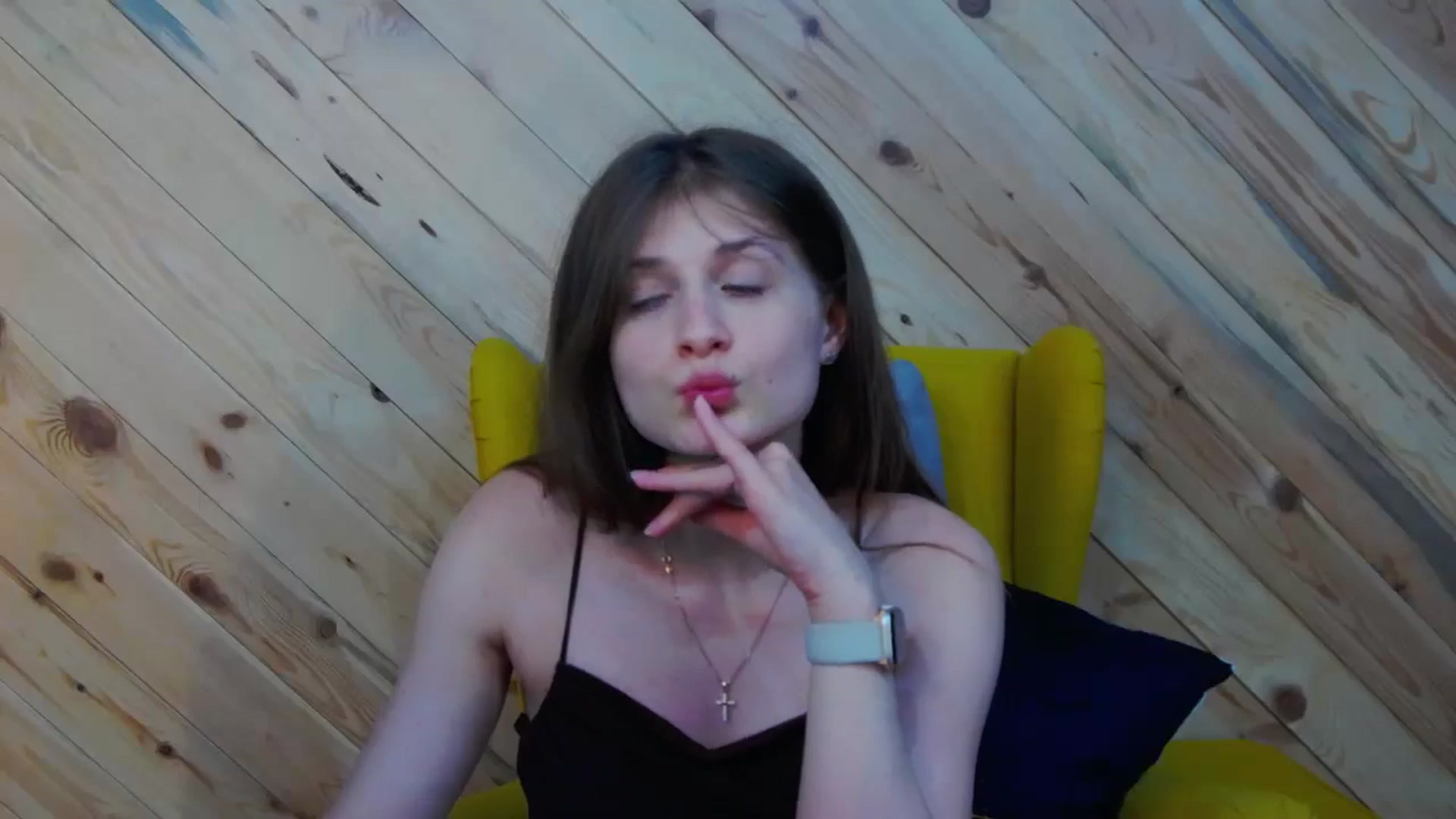 Gallery image thumbnail from LeslieKat's myfreecams stream on, 05/03/2024, 18:22 image 17 of 20