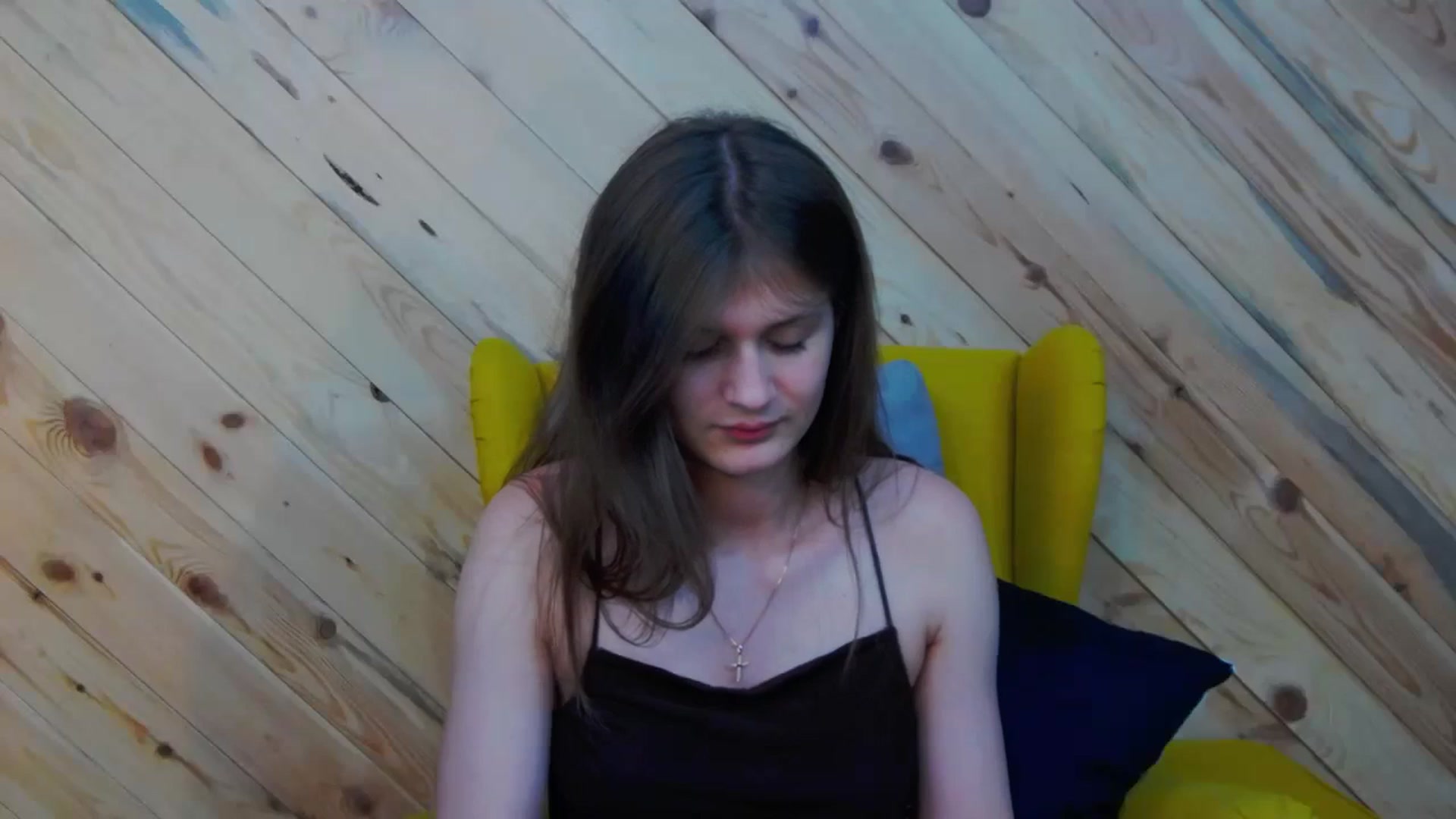 Gallery image thumbnail from LeslieKat's myfreecams stream on, 05/03/2024, 18:22 image 18 of 20