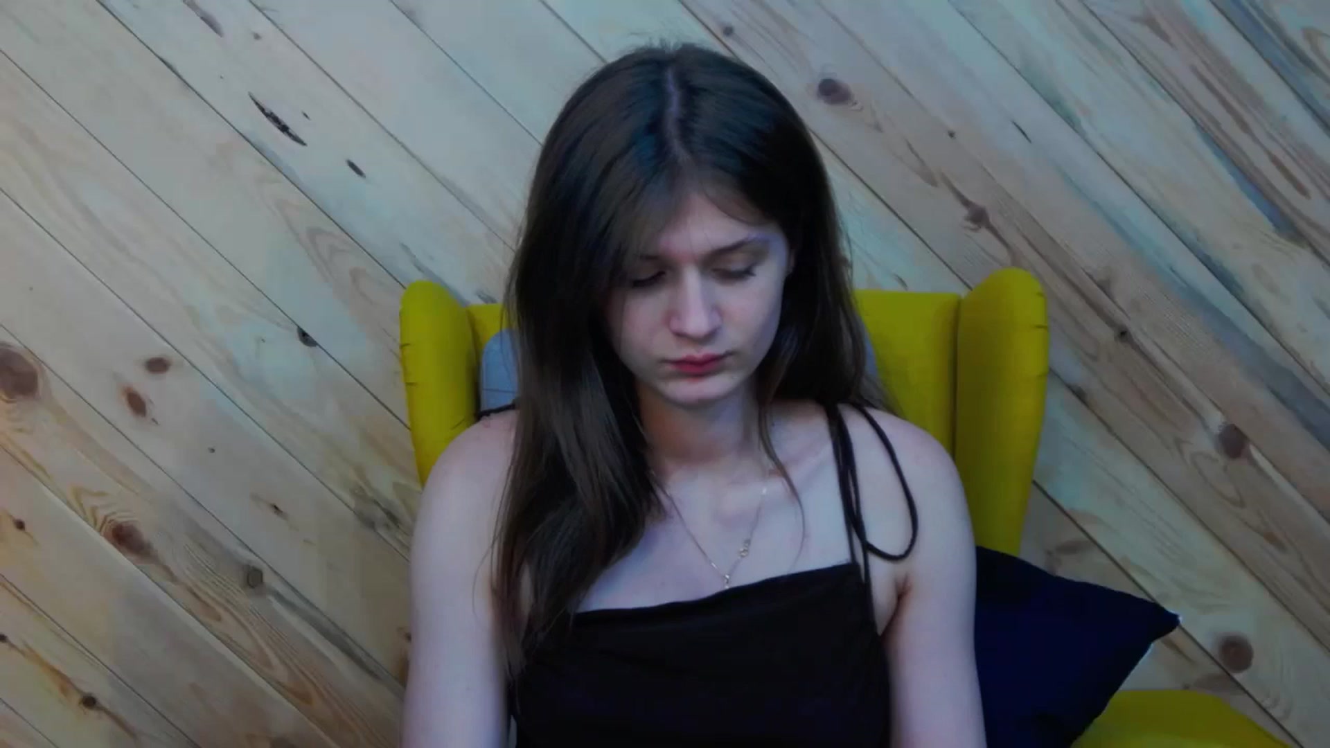 Gallery image thumbnail from LeslieKat's myfreecams stream on, 05/03/2024, 19:16 image 1 of 20