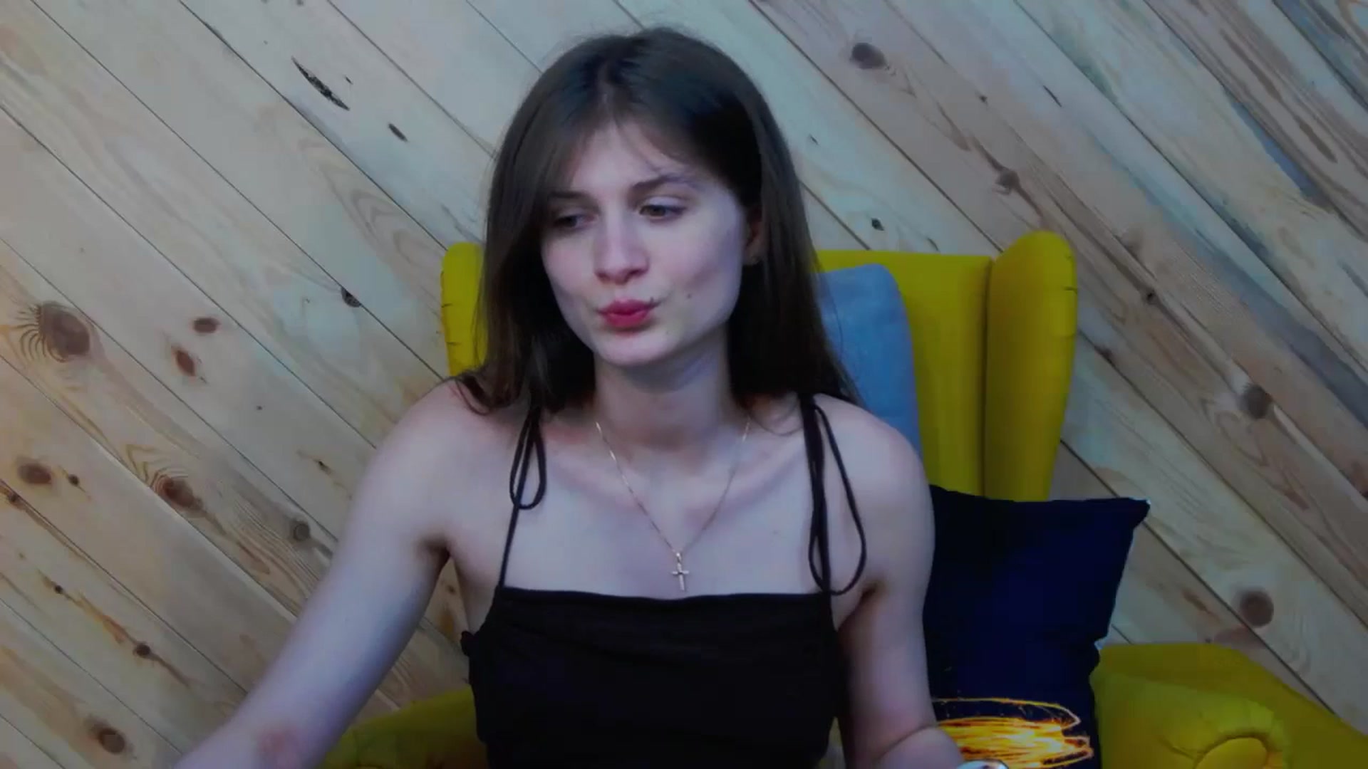 Gallery image thumbnail from LeslieKat's myfreecams stream on, 05/03/2024, 19:16 image 19 of 20