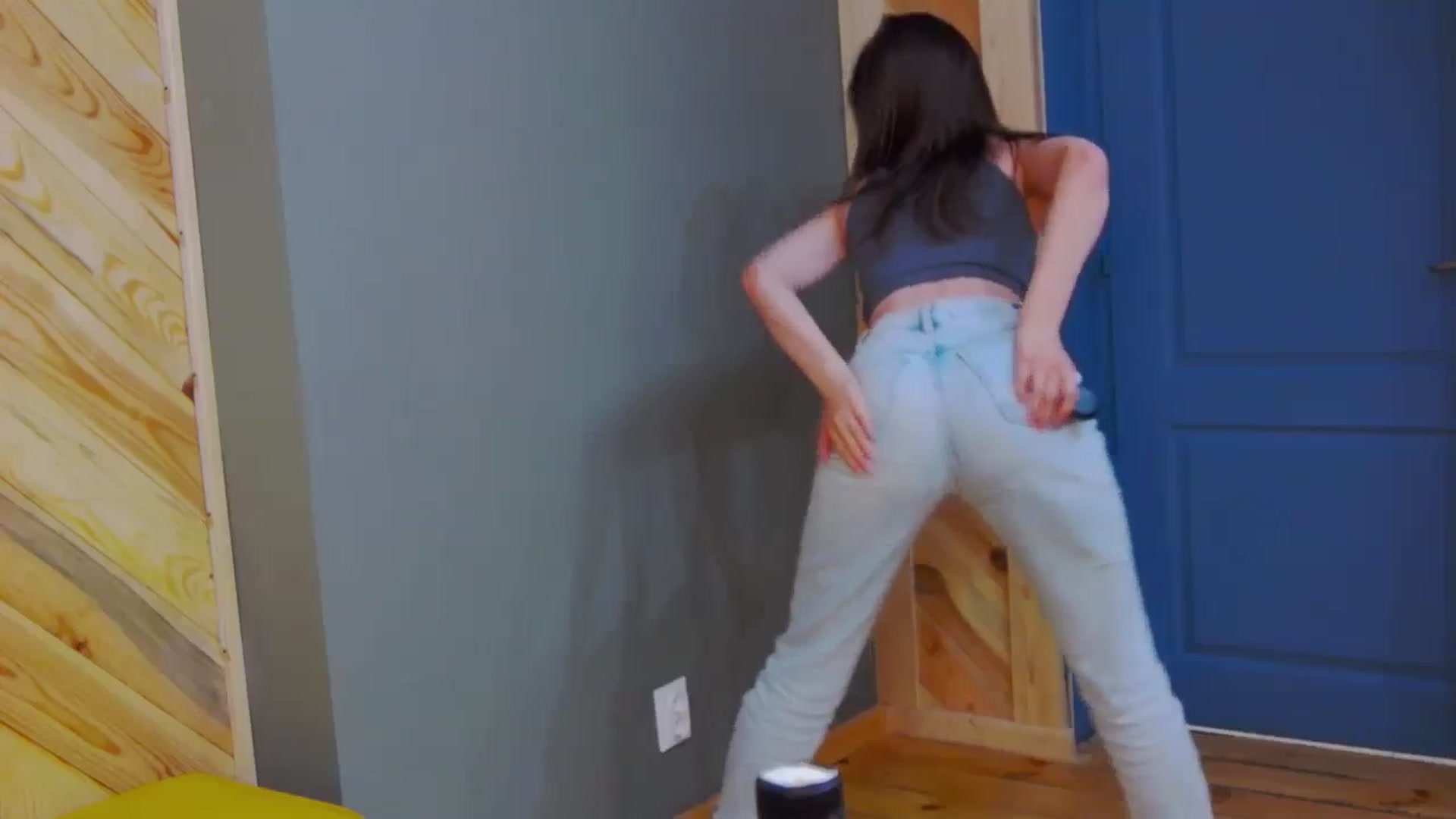 Gallery image thumbnail from LeslieKat's myfreecams stream on, 05/05/2024, 24:19 image 14 of 20