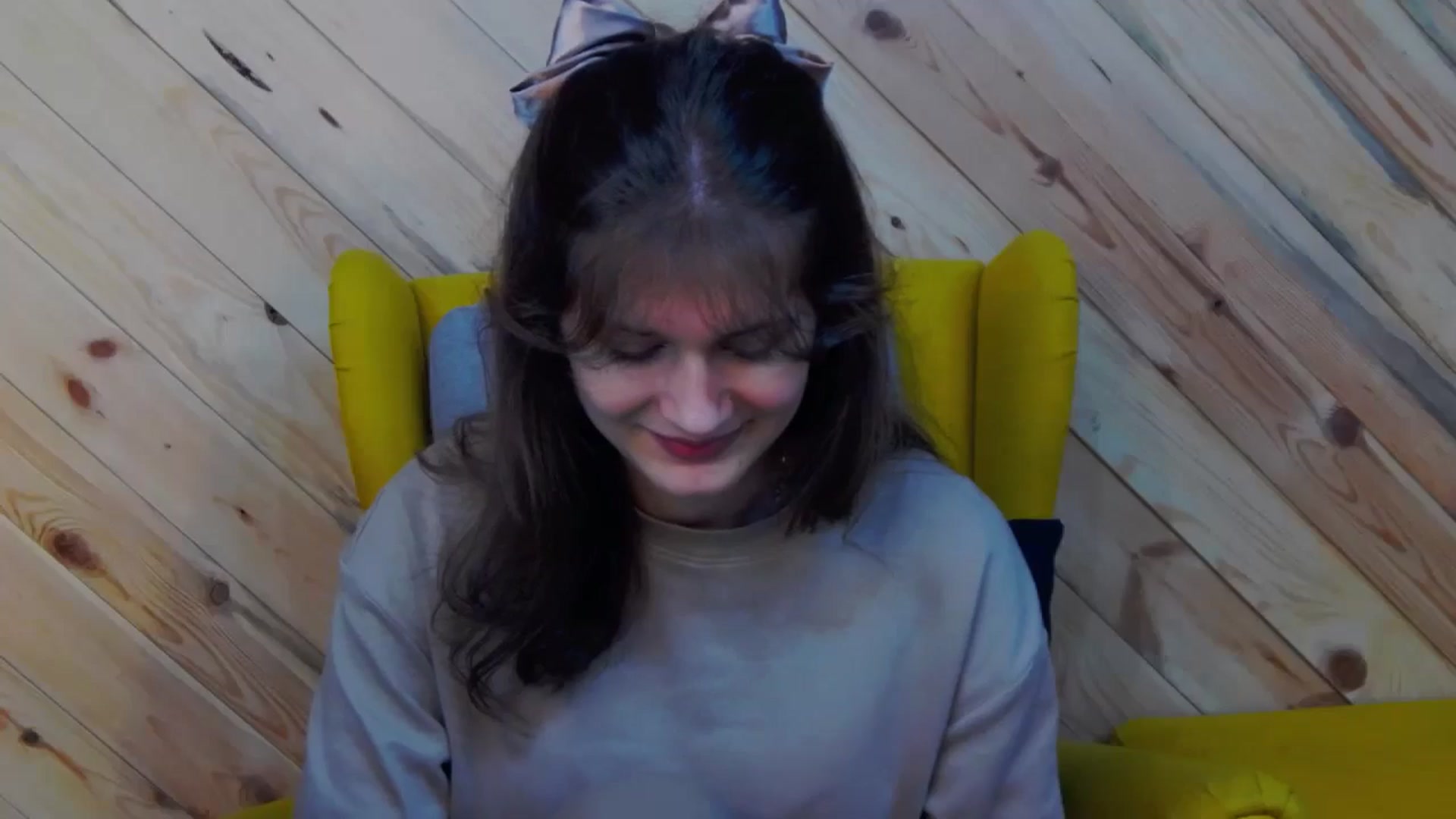 Gallery image thumbnail from LeslieKat's myfreecams stream on, 05/06/2024, 18:00 image 12 of 20